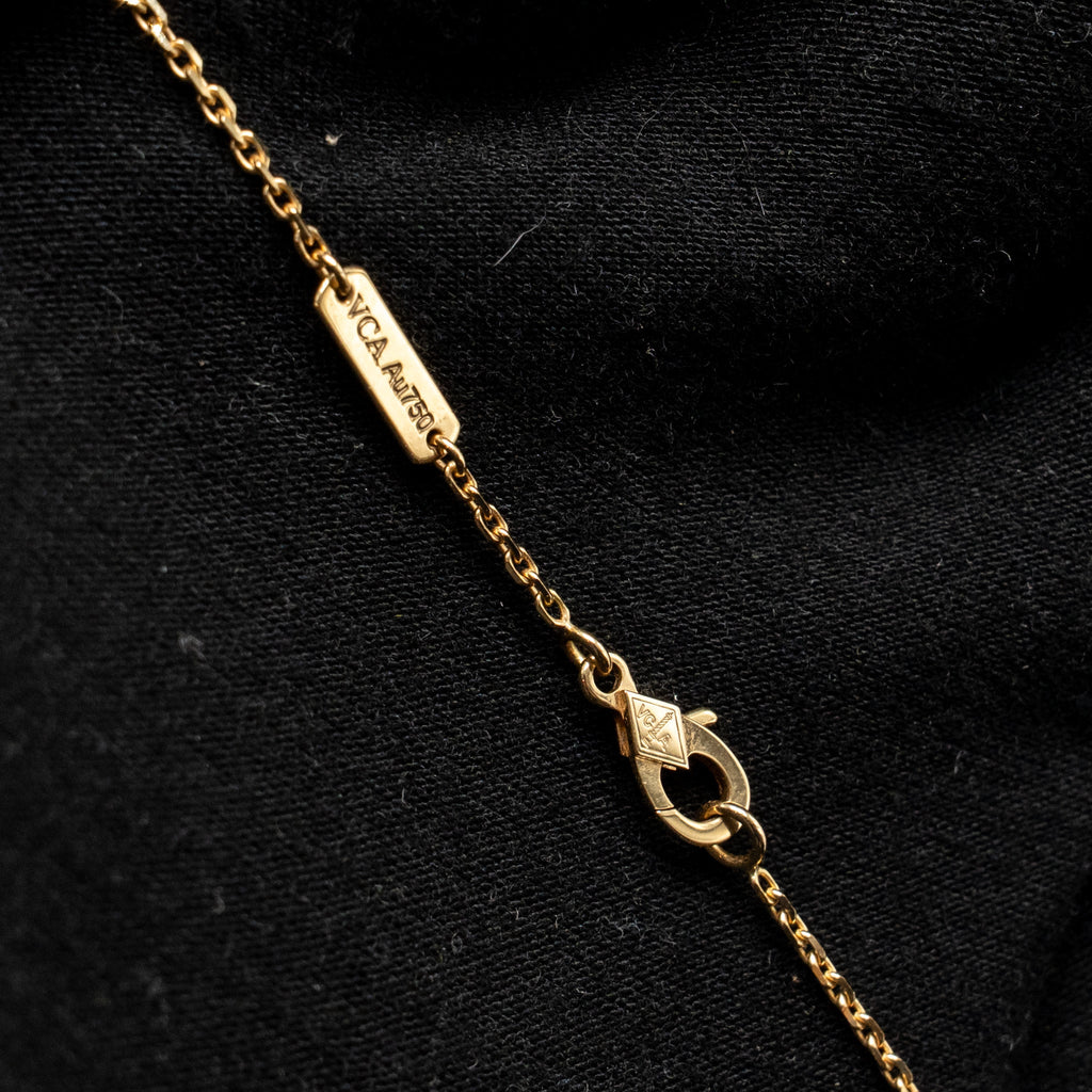 VAN CLEEF & ARPELS VINTAGE ALHAMBRA PENDANT YELLOW GOLD WHITE MOTHER OF PEARL