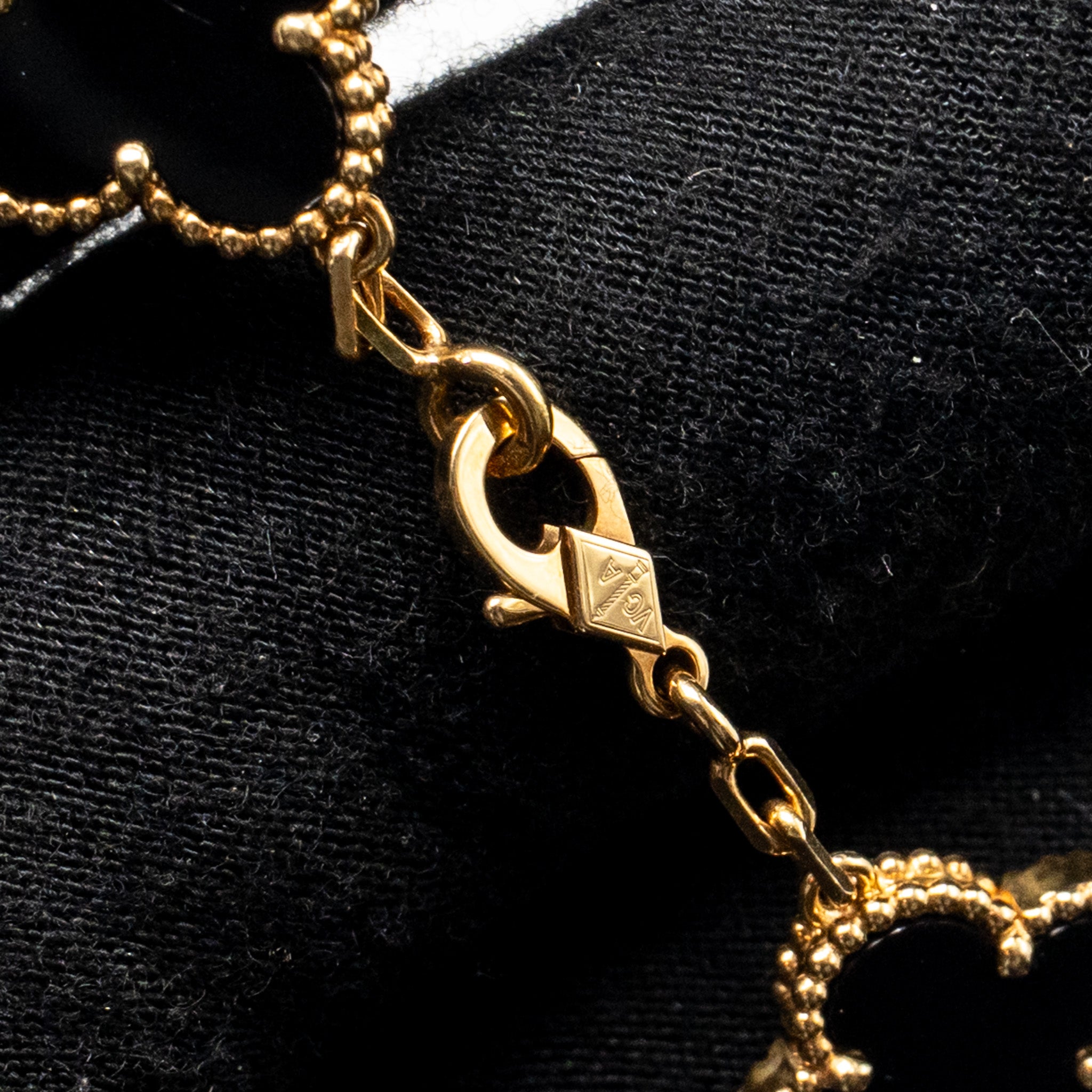 VAN CLEEF & ARPELS VINTAGE ALHAMBRA BRACELET 5 MOTIFS ONYX YELLOW GOLD