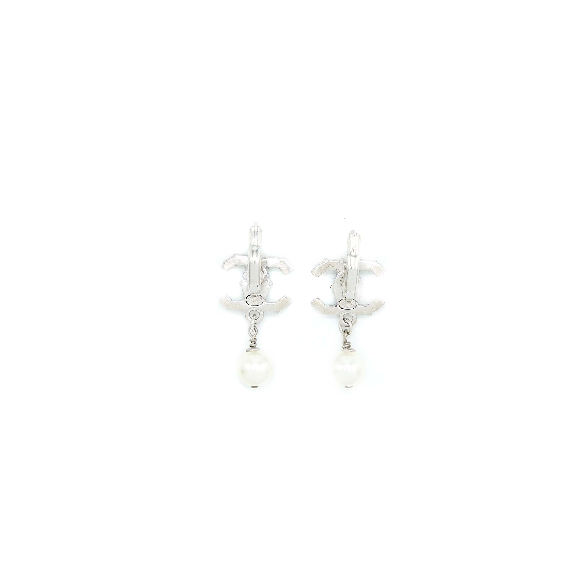 CHANEL PEARL DROP CC LOGO EARRINGS ENAMEL/PEARL MULTICOLOUR SILVER TONE