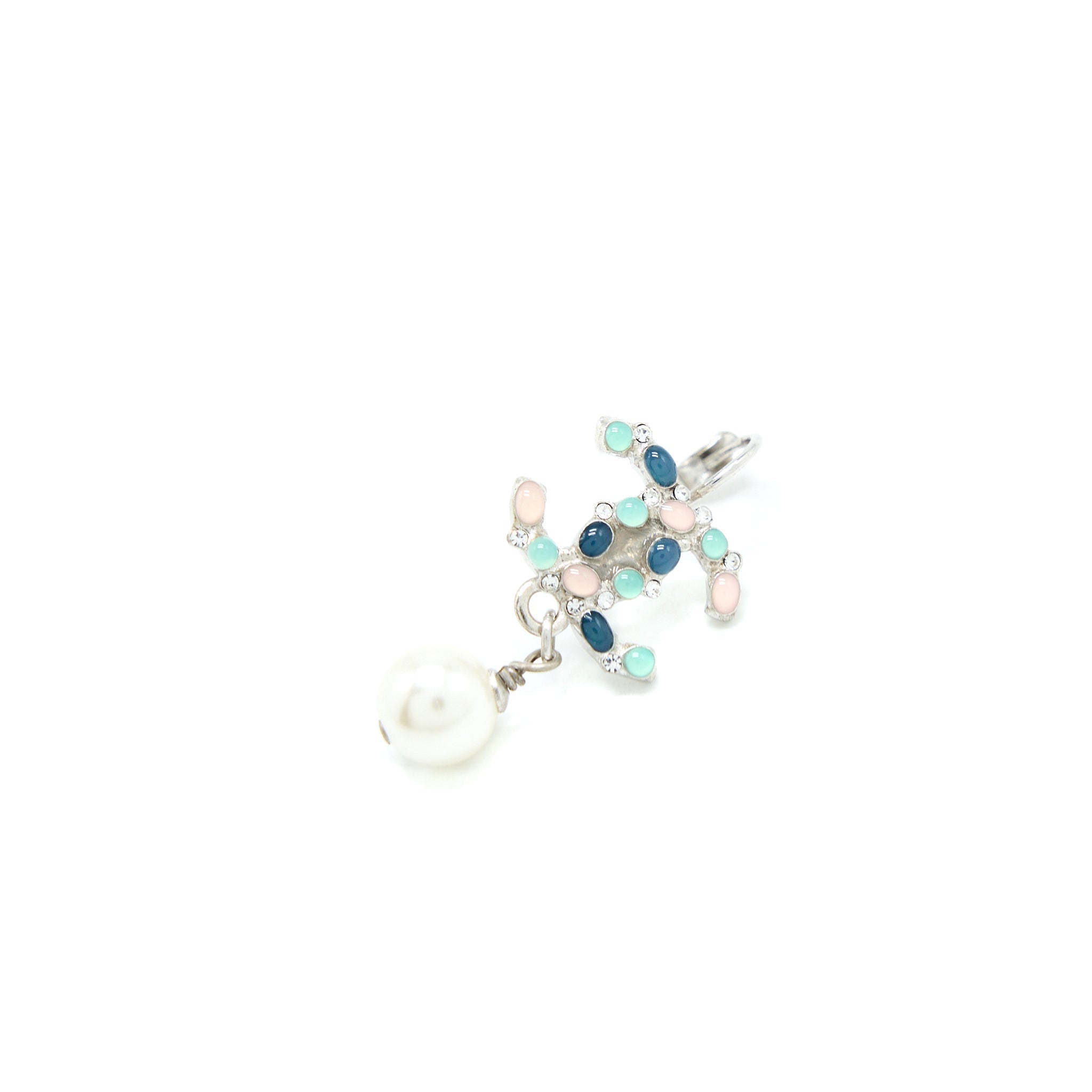 CHANEL PEARL DROP CC LOGO EARRINGS ENAMEL/PEARL MULTICOLOUR SILVER TONE
