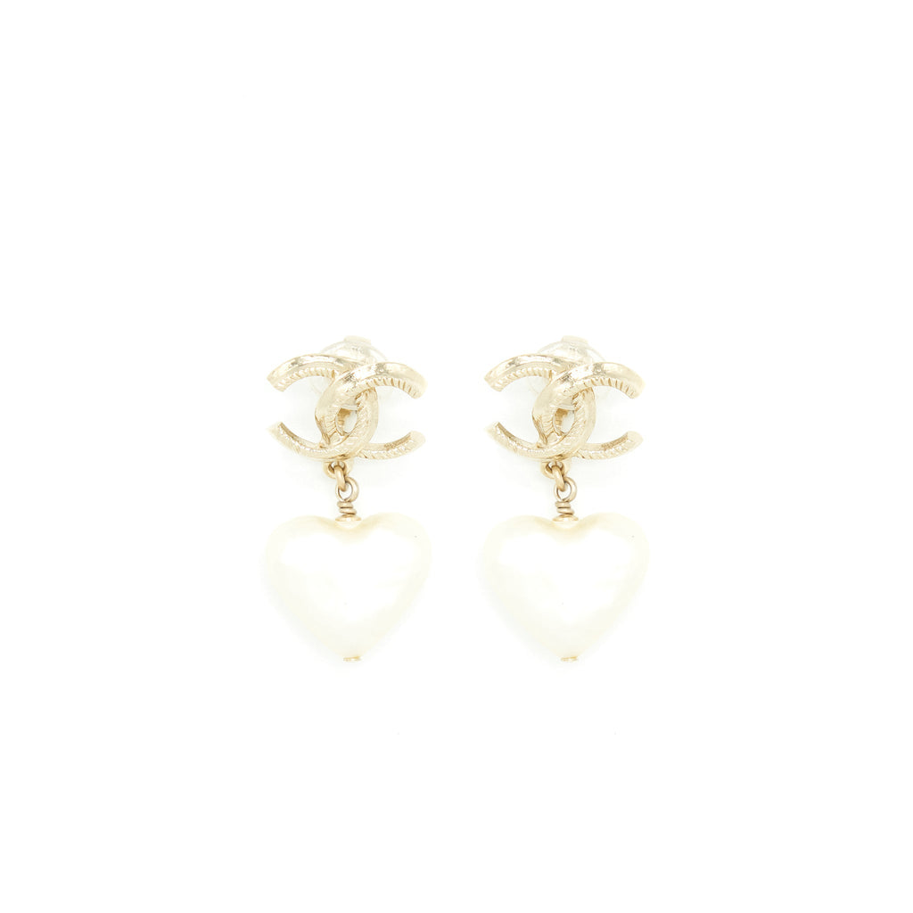 CHANEL CC AND HEART EARCLIPS LGHW