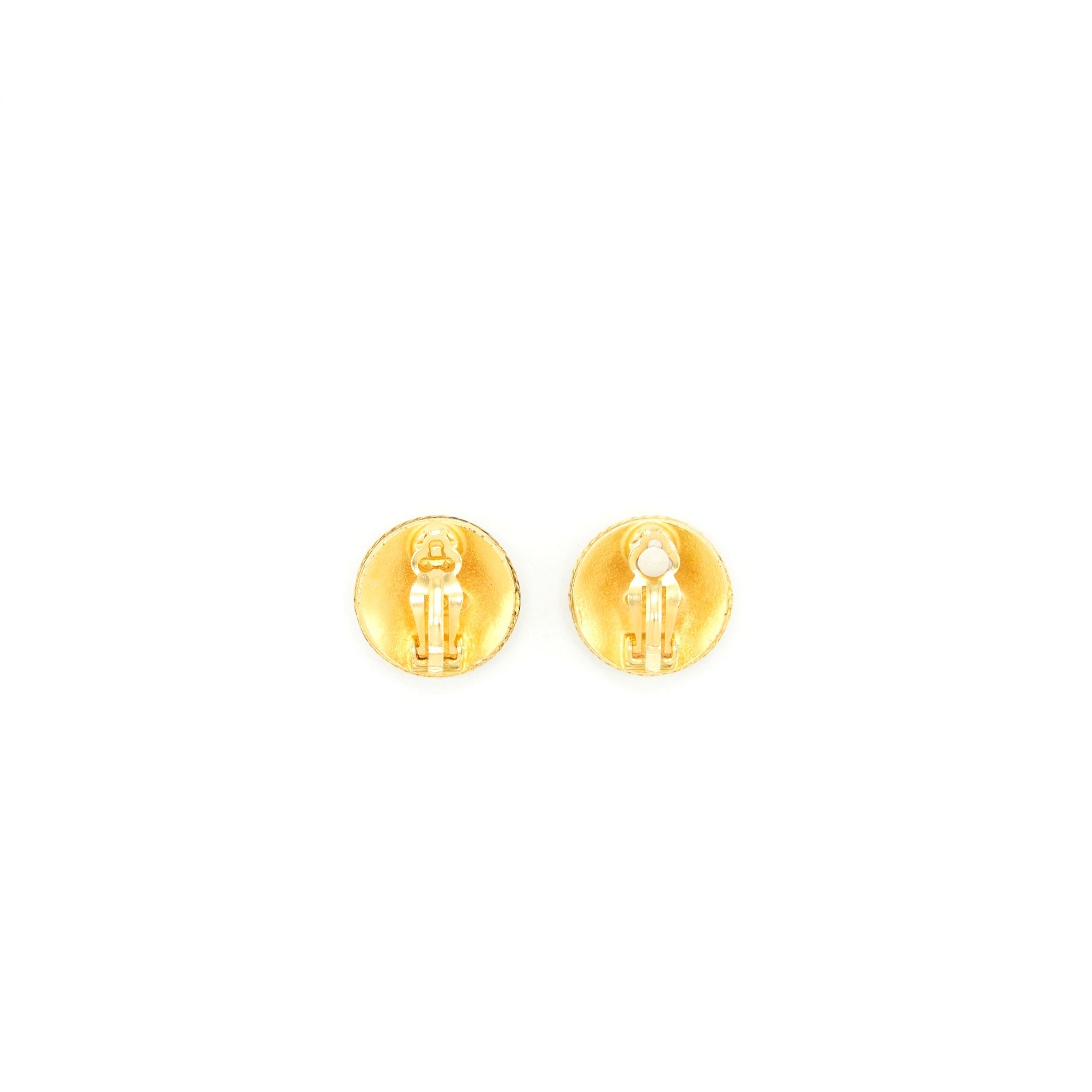 CHANEL VINTAGE ROUND CC LOGO EARCLIPS 24K PLATED GHW