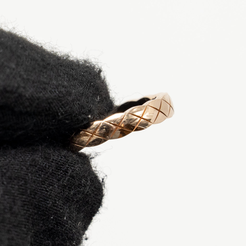 CHANEL COCO CRUSH RING MINI VERSION QUILTED MOTIF BEIGE GOLD