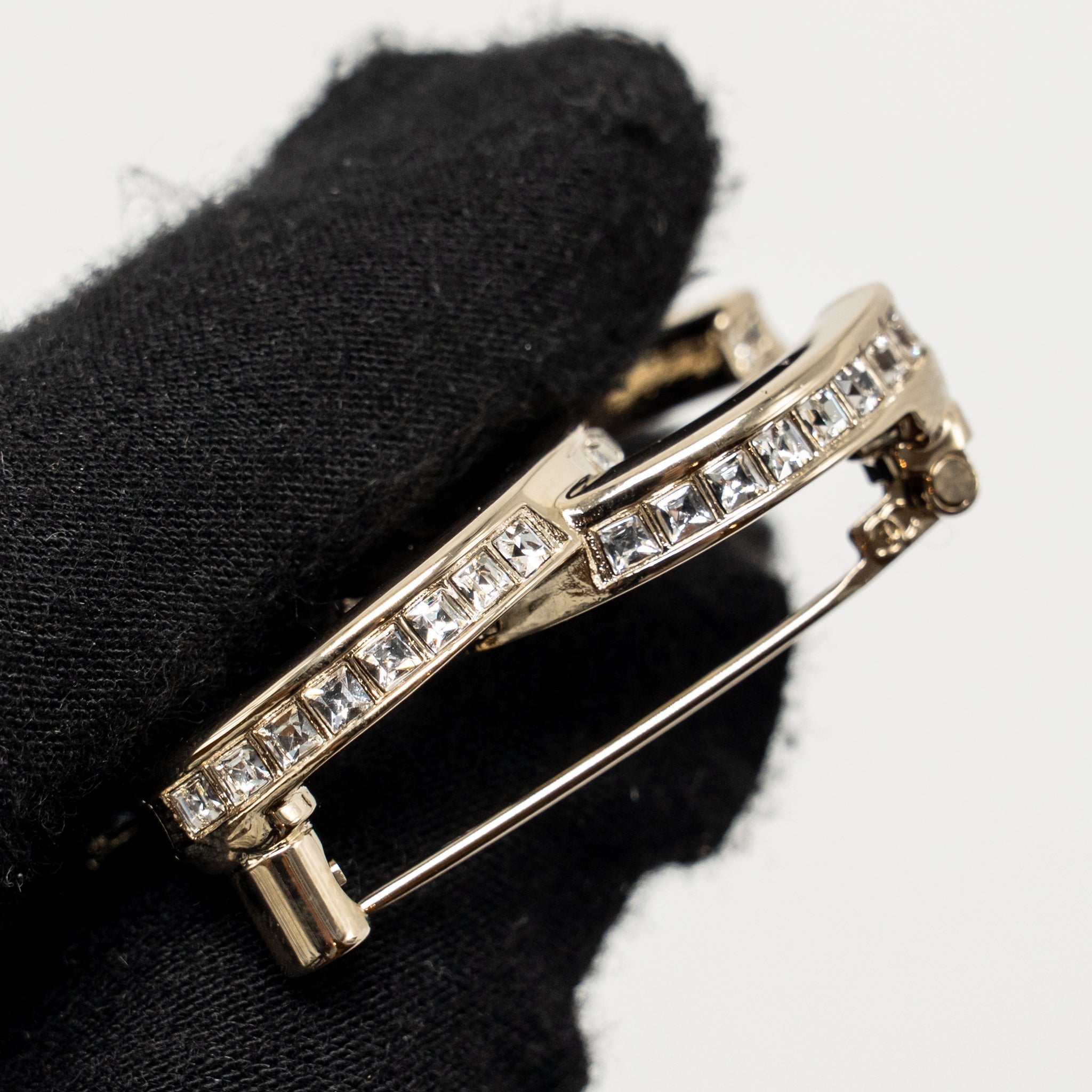CHANEL CC BROOCH CRYSTAL SILVER TONE