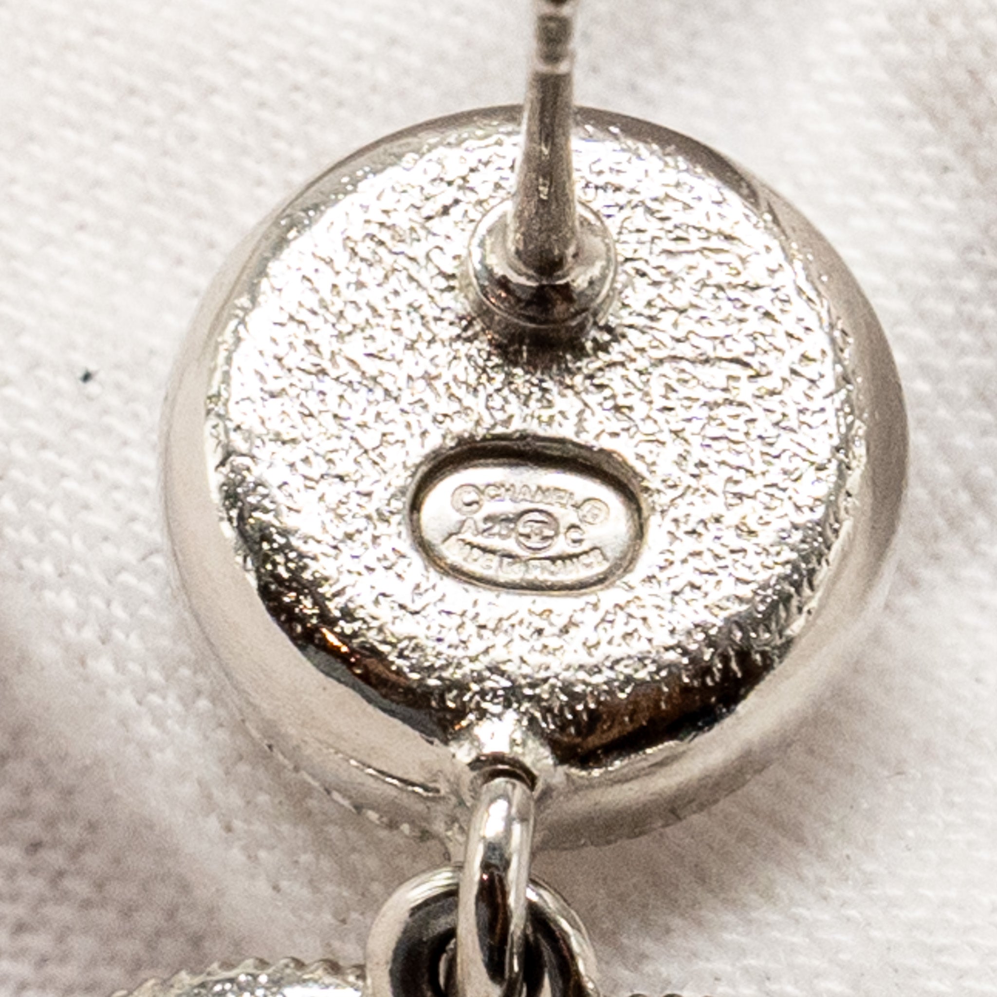 CHANEL CC DROP EARRINGS PEARL/CRYSTAL SILVER TONE