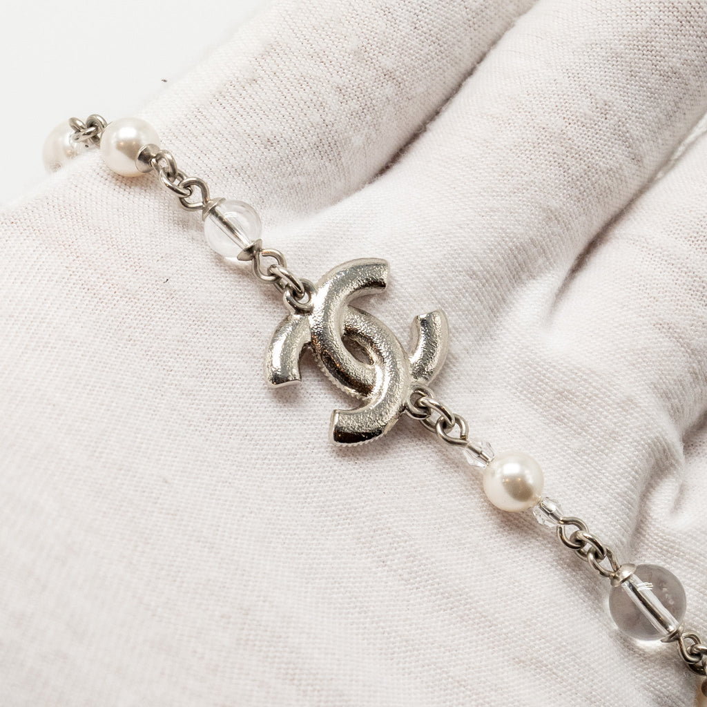 CHANEL CC LOGO NECKLACE METAL, PEARL, CRYSTAL SILVER TONE