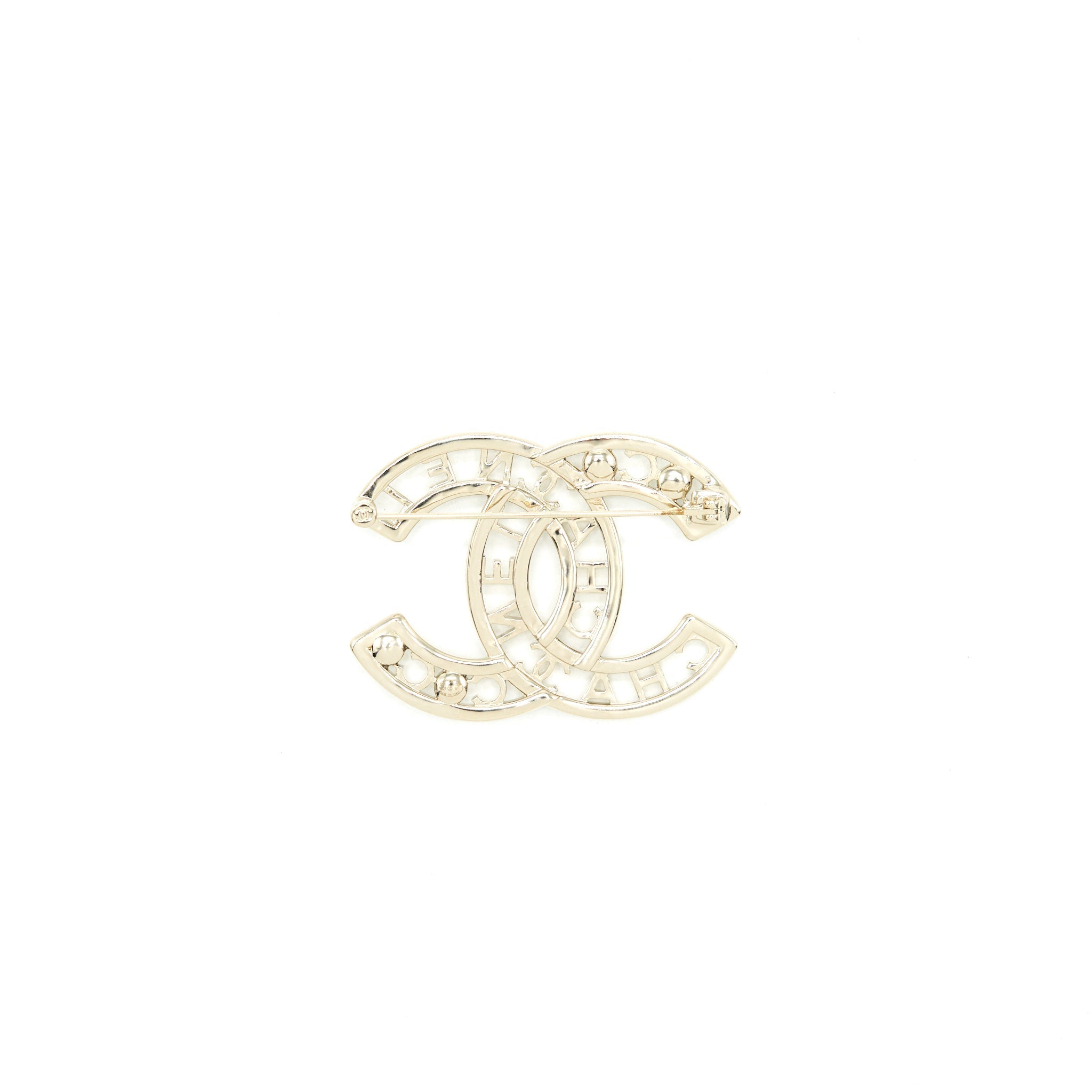CHANEL CC LOGO LETTER AND PEARL BROOCH LGHW