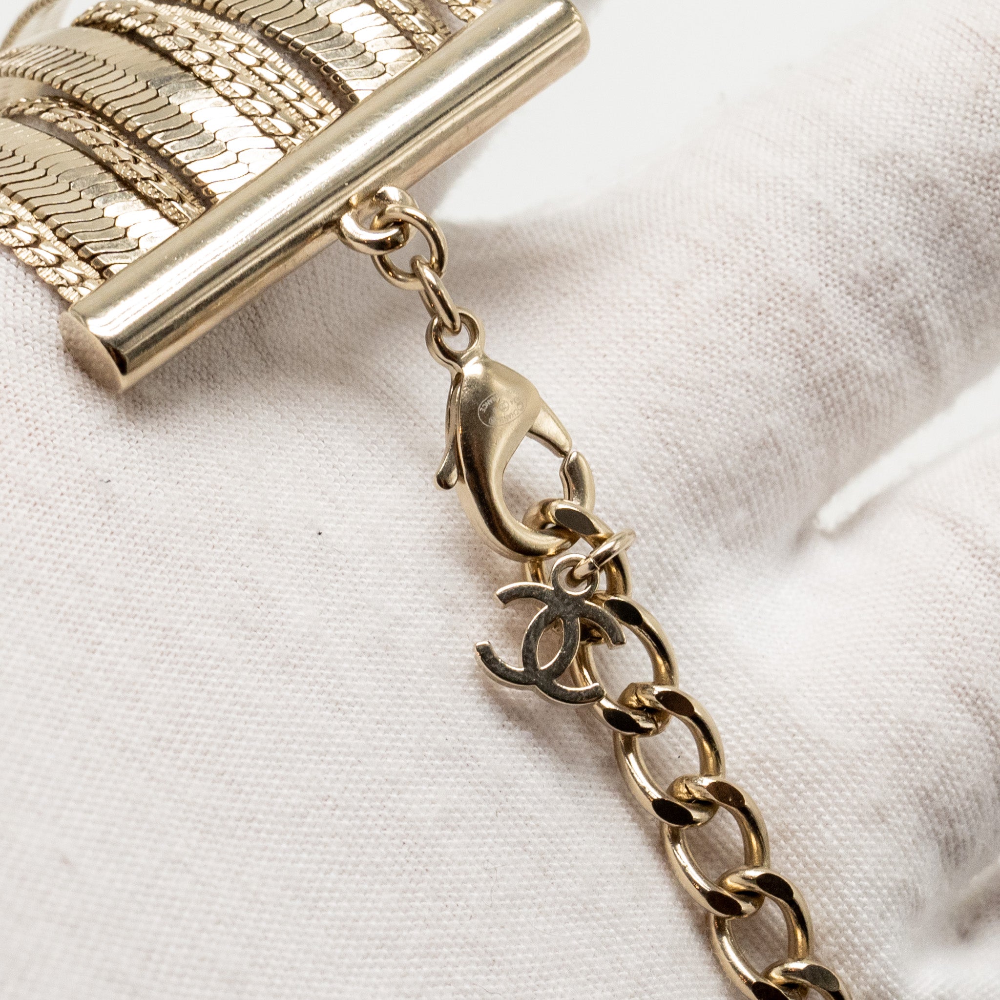 CHANEL CC NECKLACE METAL CHAIN NECKLACE LIGHT GOLD TONE