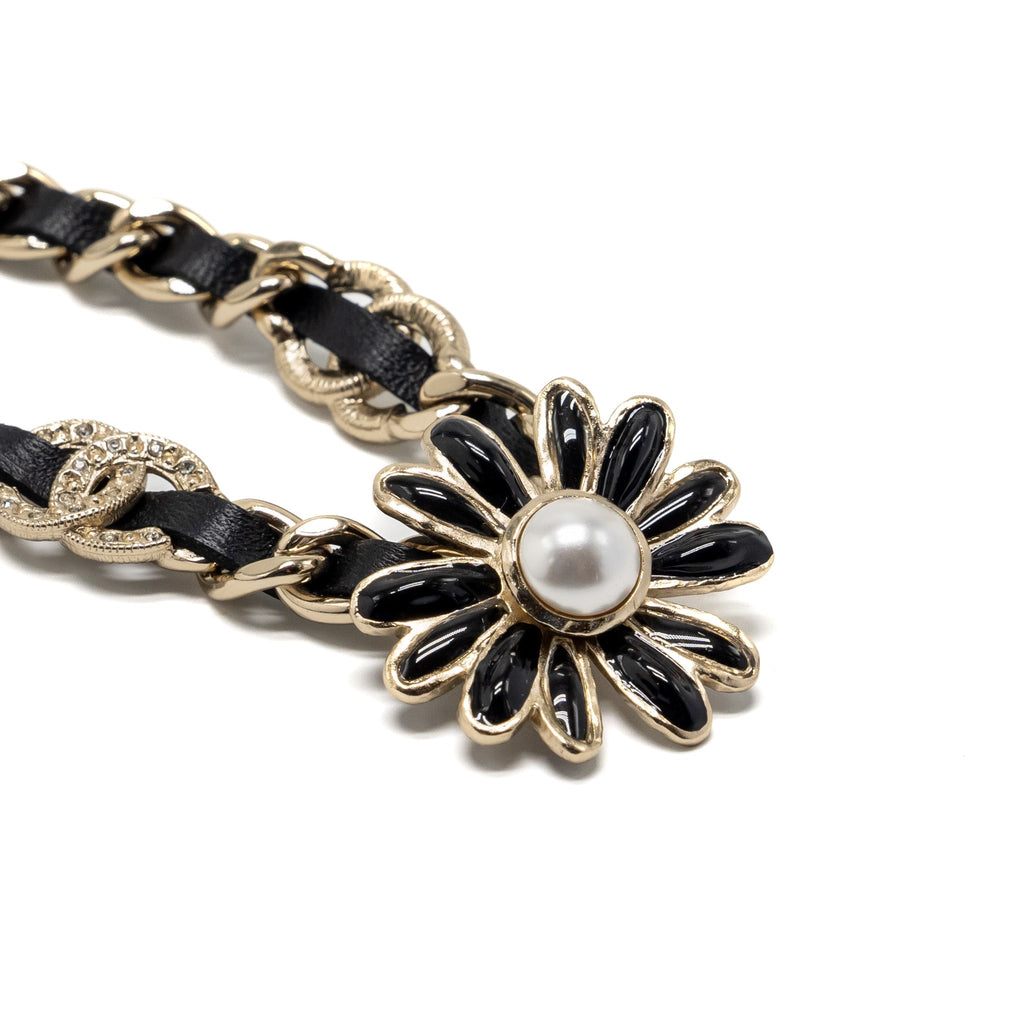 CHANEL CC LOGO LEATHER CHAIN CHOCKER WITH PEARL FLOWER LIGHT GOLD TONE