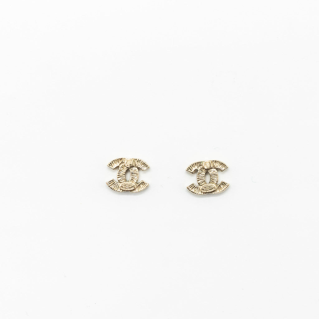CHANEL CLASSIC CRYSTAL CC LOGO EARRINGS LIGHT GOLD TONE