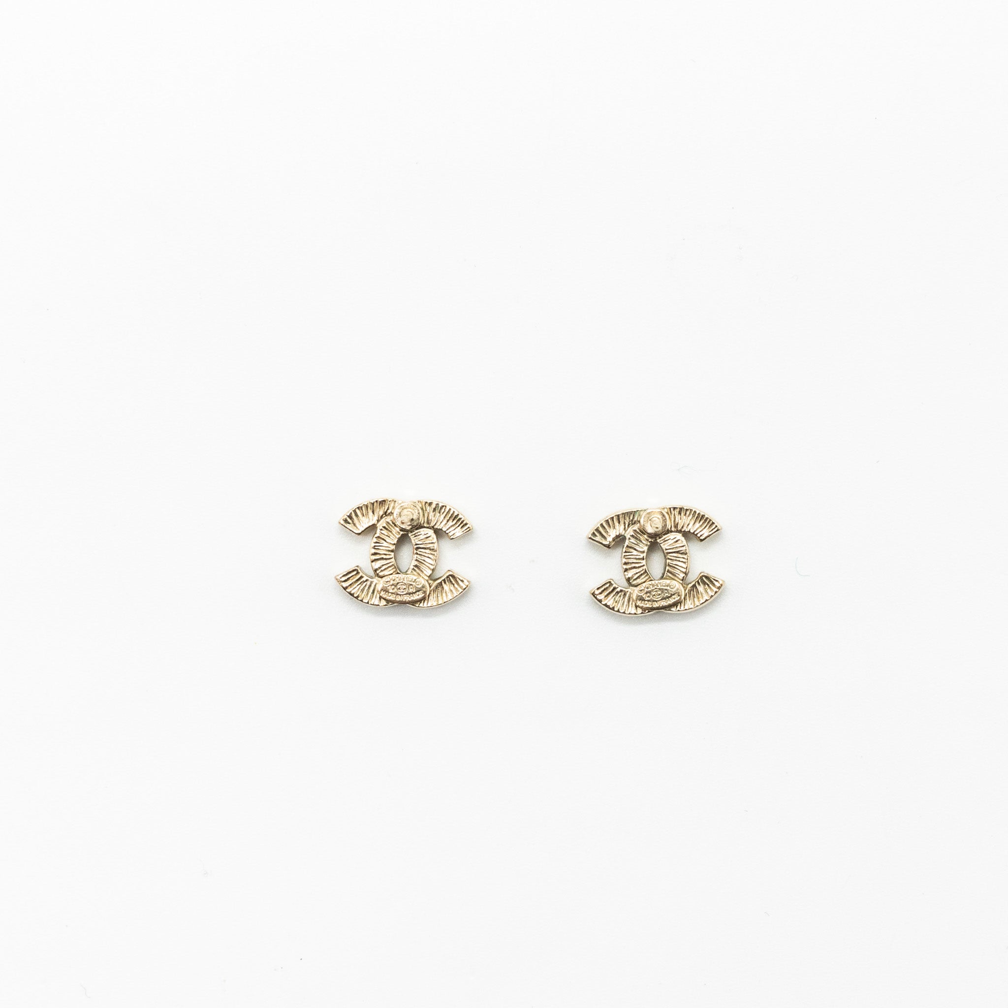 CHANEL CLASSIC CRYSTAL CC LOGO EARRINGS LIGHT GOLD TONE