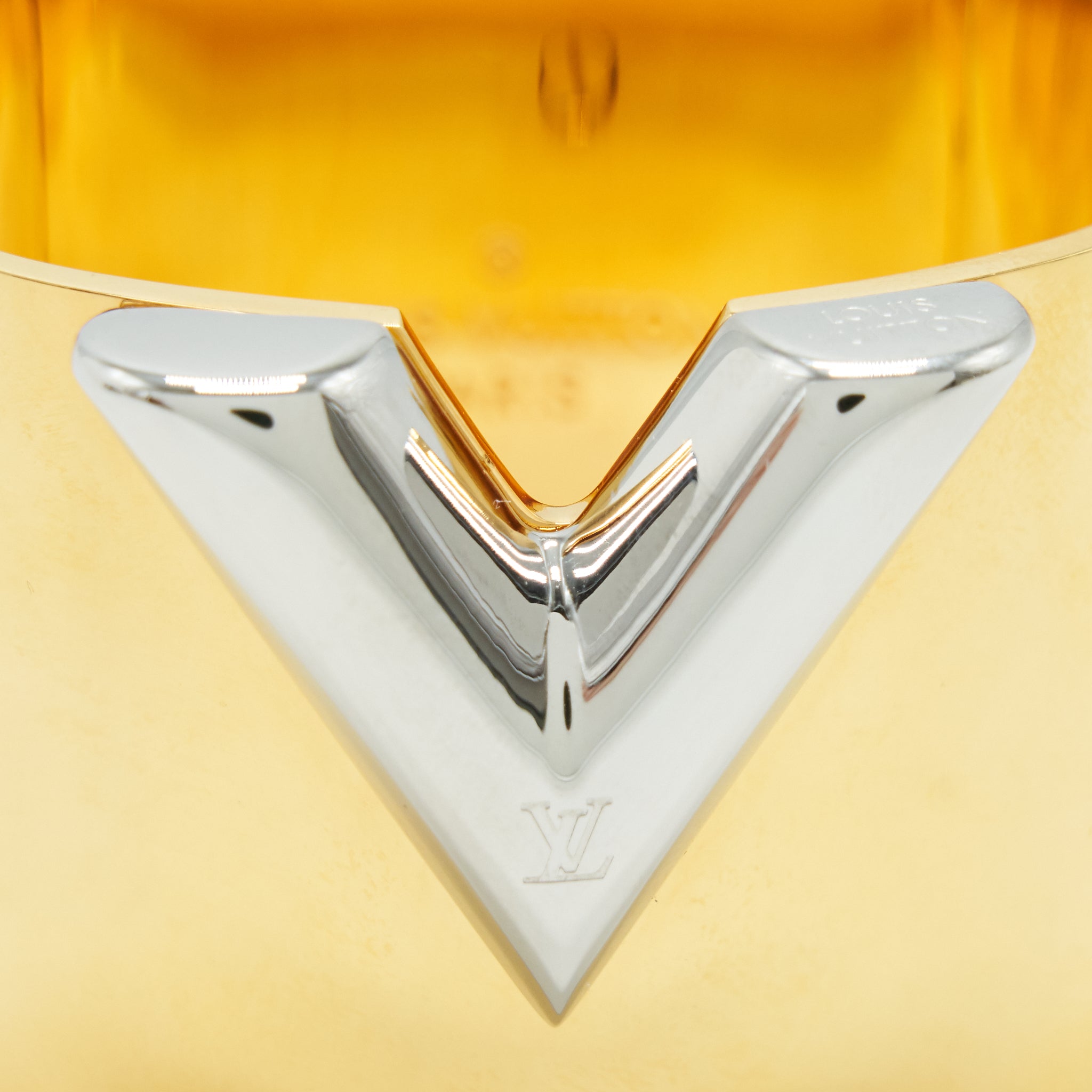 LOUIS VUITTON V LOGO BANGLE