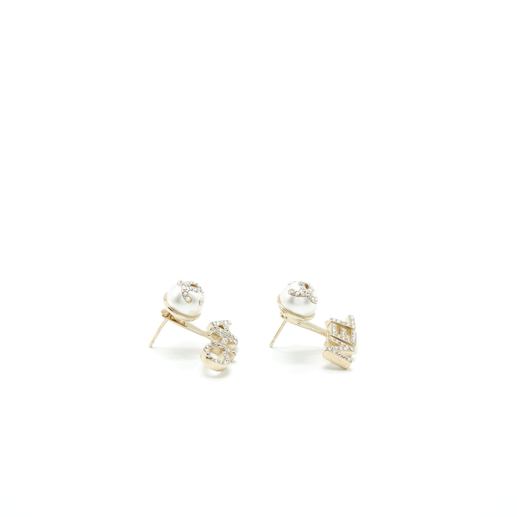 CHANEL PEARL/CC LOGO/LETTER DROP EARRINGS WITH CRYSTAL