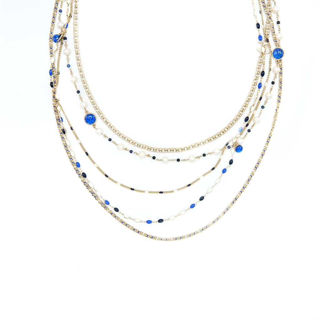 CHANEL PEARL / ENAMEL WITH ROUND CC LOGO NECKLACE LIGHT GOLD TONE