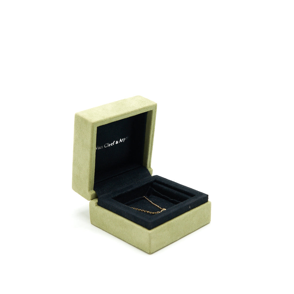 VAN CLEEF & ARPELS VINTAGE ALHAMBRA PENDANT ONYX AND YELLOW GOLD