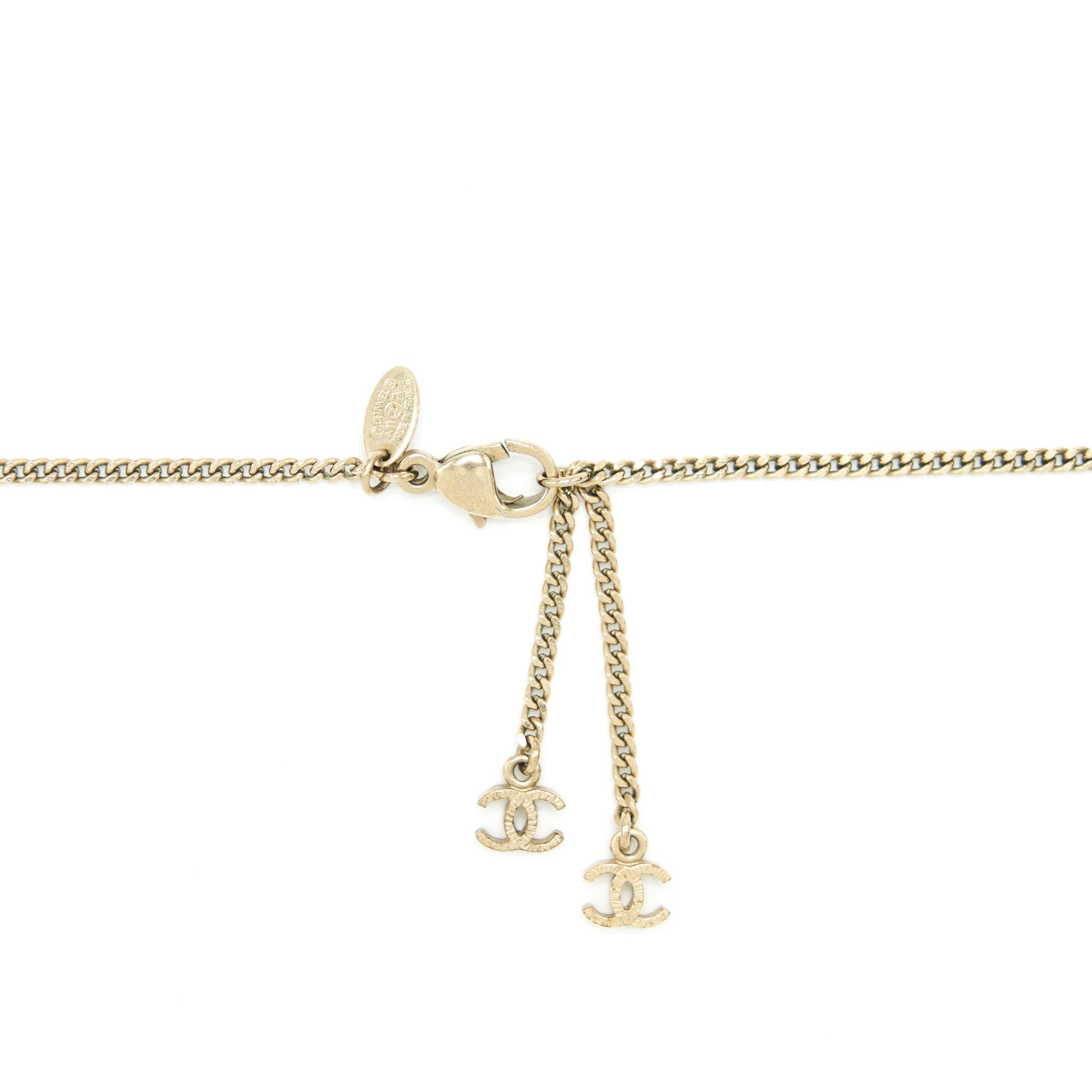 CHANEL CC LOGO NECKLACE LIGHT GOLD TONE WITH PEARL DESIGN