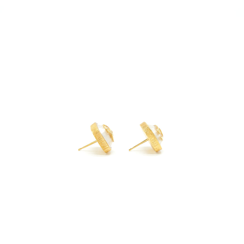 CHANEL COSTUME JEWELRY EARRINGS CREAMY / GOLD