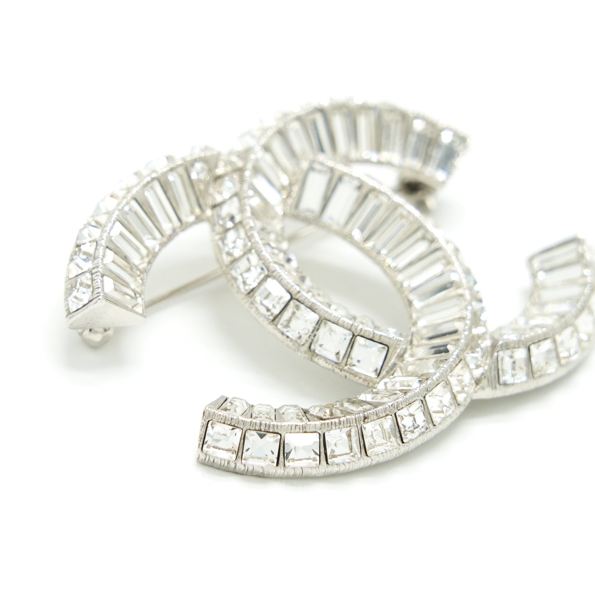CHANEL CC CRYSTAL BROOCH