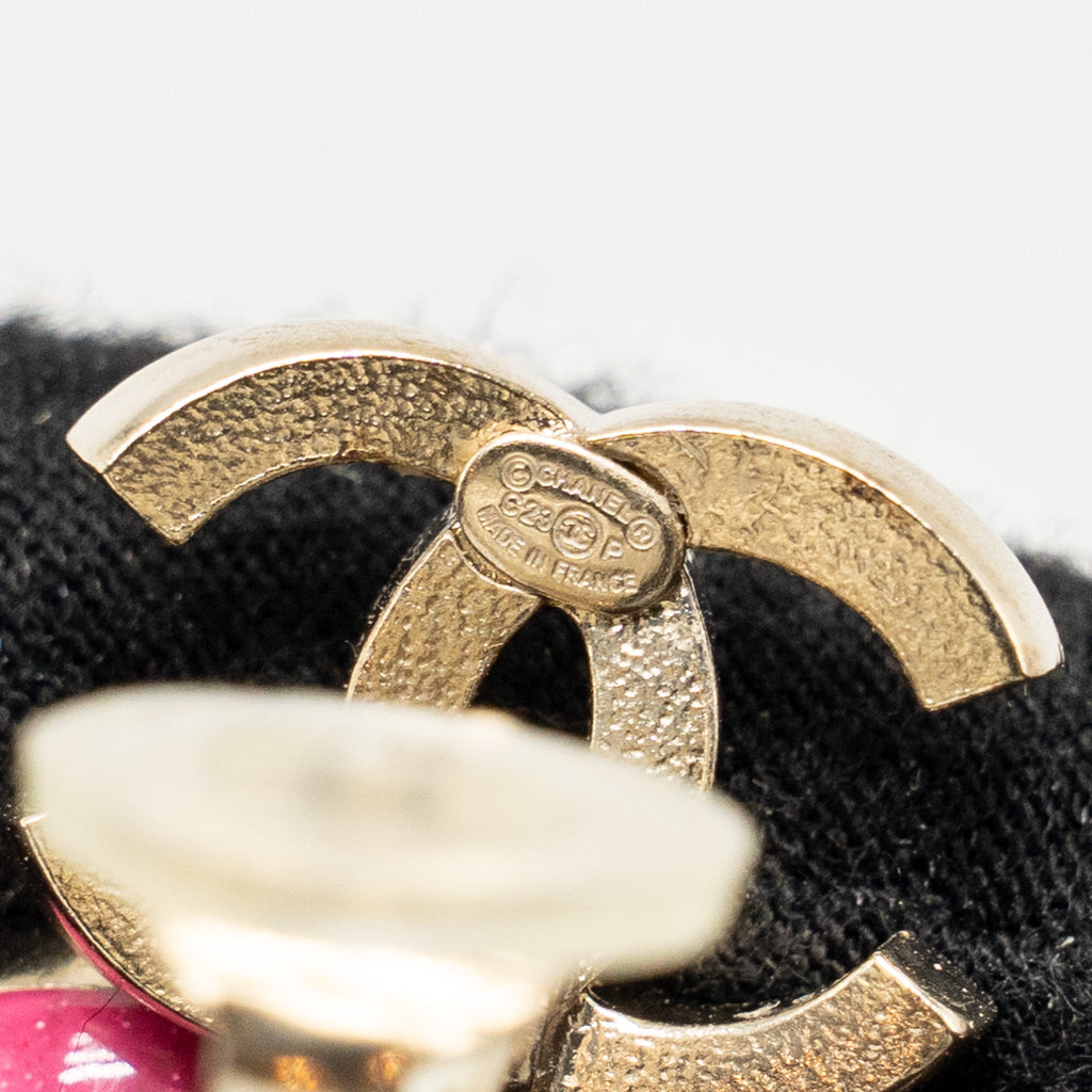 CHANEL DOUBLE FACE PINK CRYSTAL HEART DROPPED CC LOGO EAR CLIPS LIGHT GOLD TONE