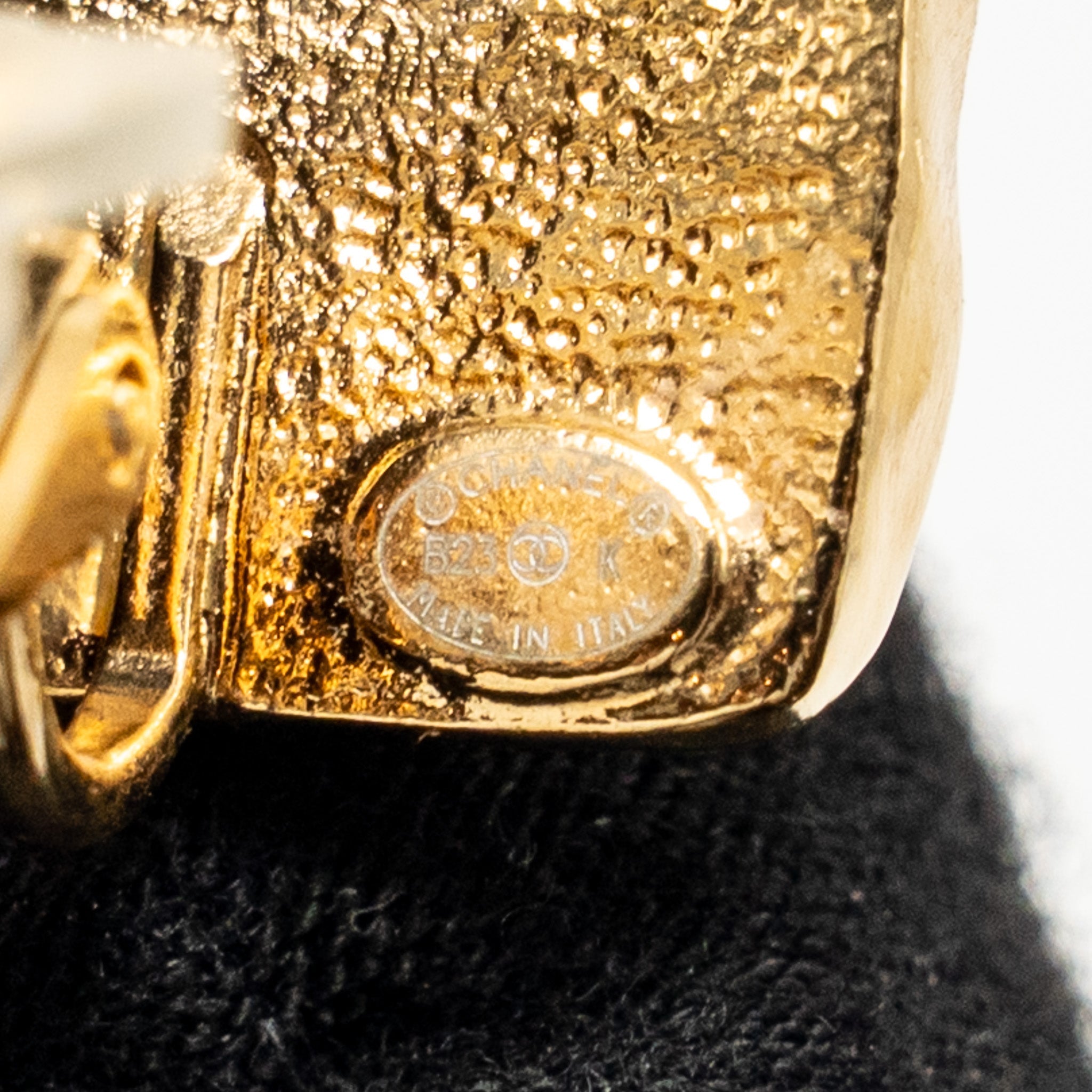 CHANEL SQUARE CC LOGO EAR CLIPS GOLD TONE