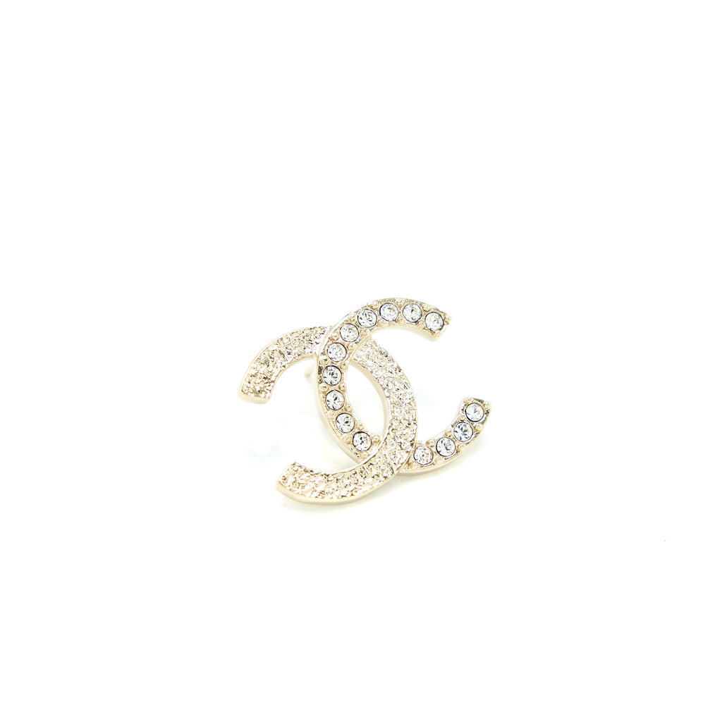CHANEL 23P CC LOGO EARRINGS CRYSTAL LIGHT GOLD TONE