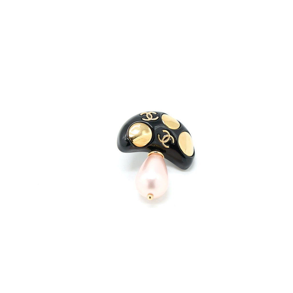 CHANEL MUSHROOM BROOCH PEARL GOLD TONE