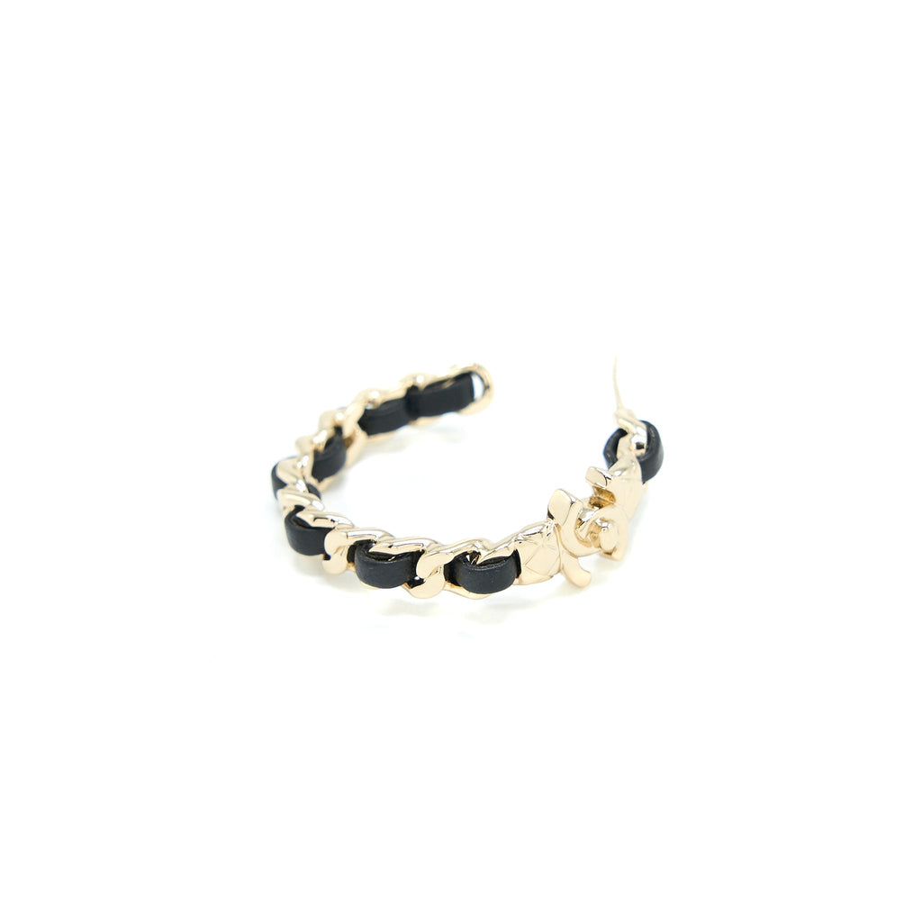 CHANEL CC LOGO/LEATHER CHAIN SMALL HOOP EARRINGS LIGHT GOLD TONE