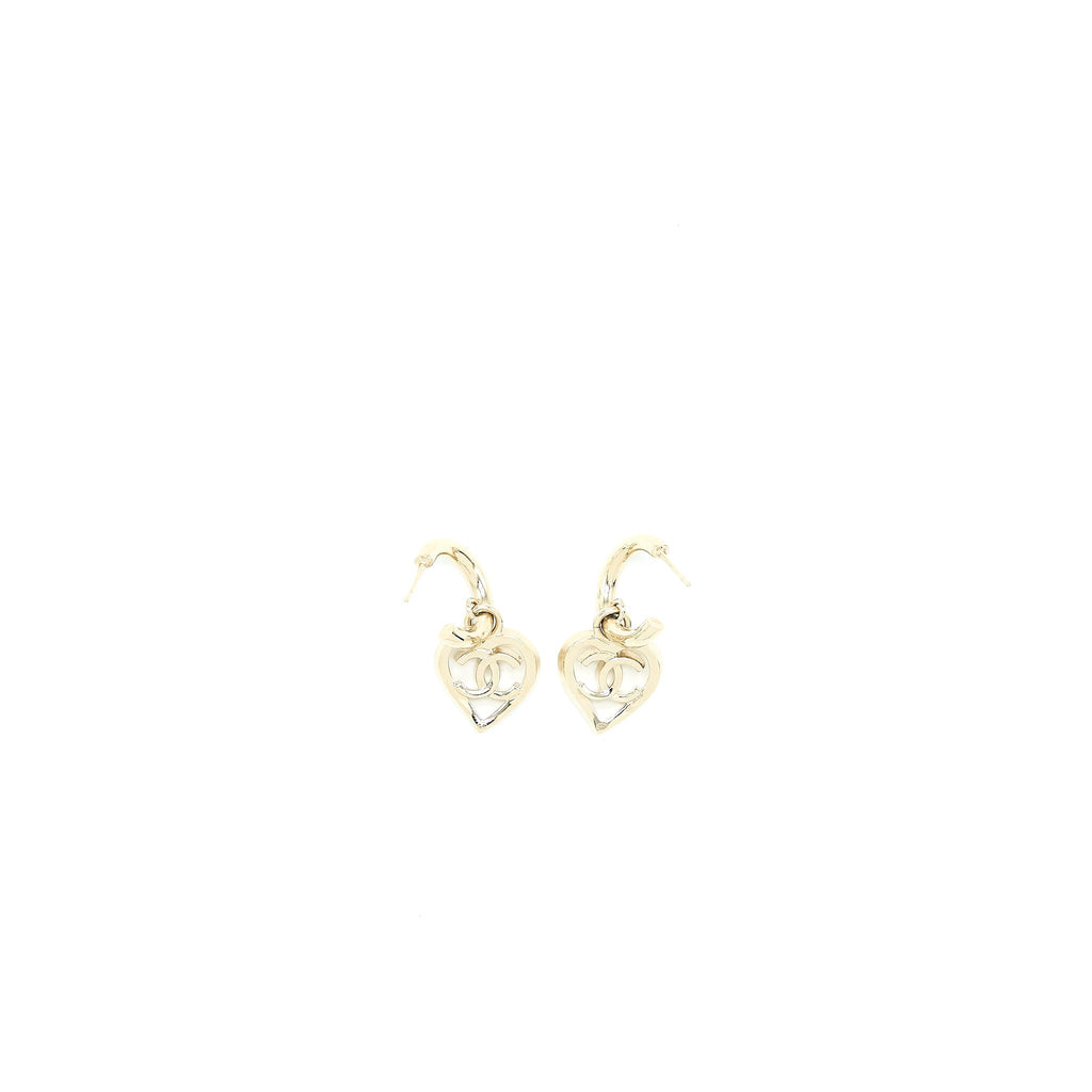 CHANEL CC LOGO HEART DROP EARRINGS LIGHT GOLD TONE