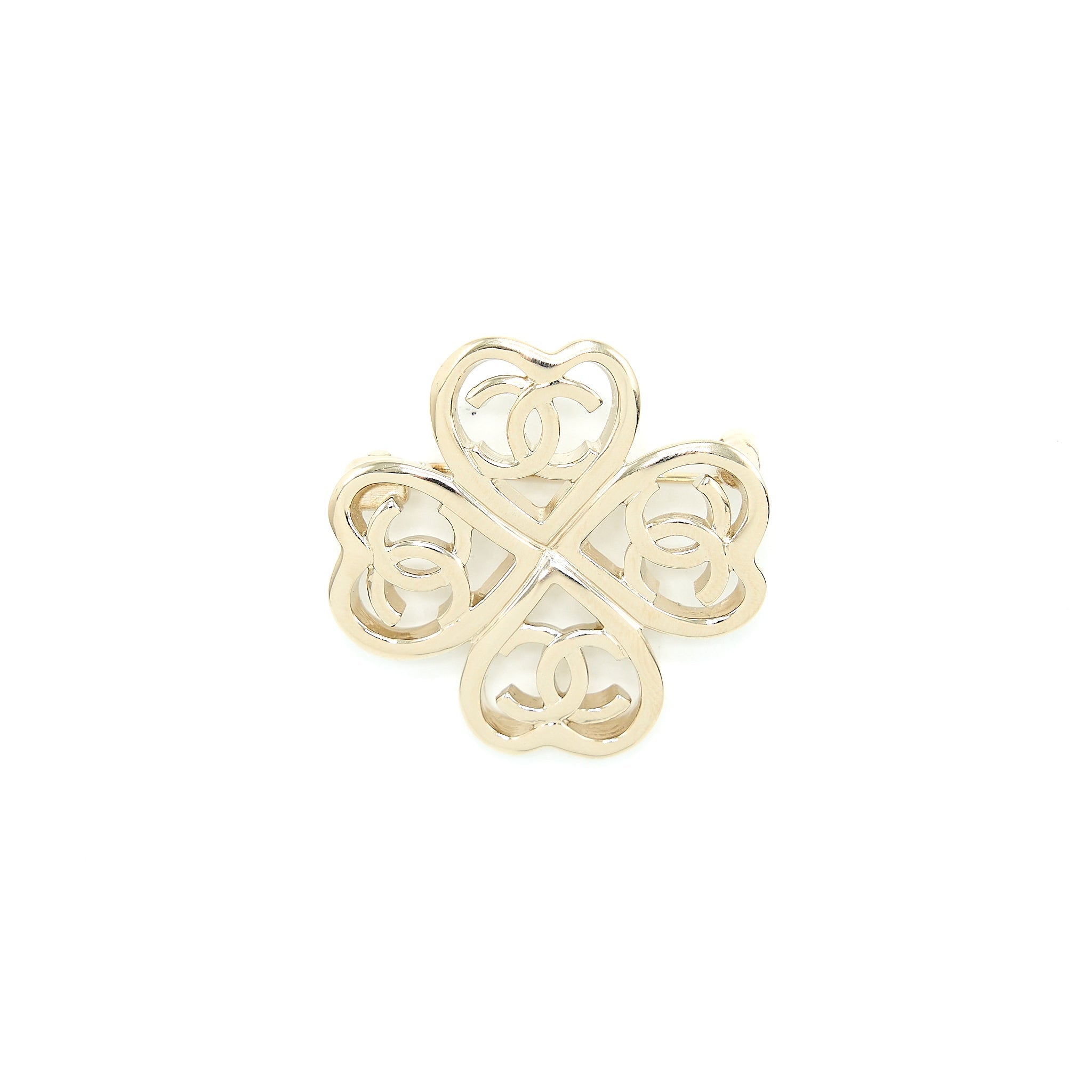 CHANEL CC LOGO HEART CLOVER BROOCH LIGHT GOLD TONE