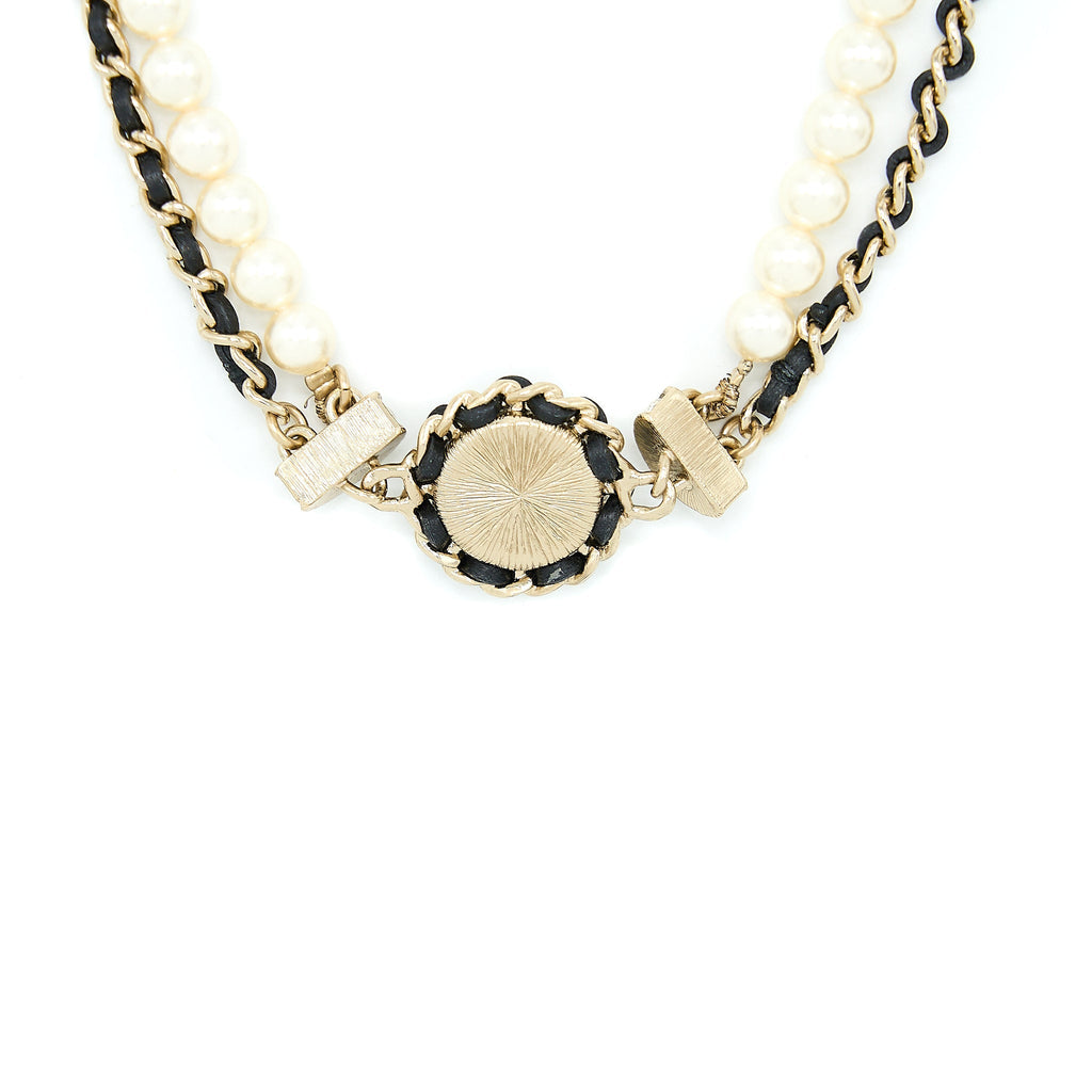 CHANEL CRYSTAL CC LOGO LEATHER CHAIN/ PEARL CHOCKER LIGHT GOLD TONE