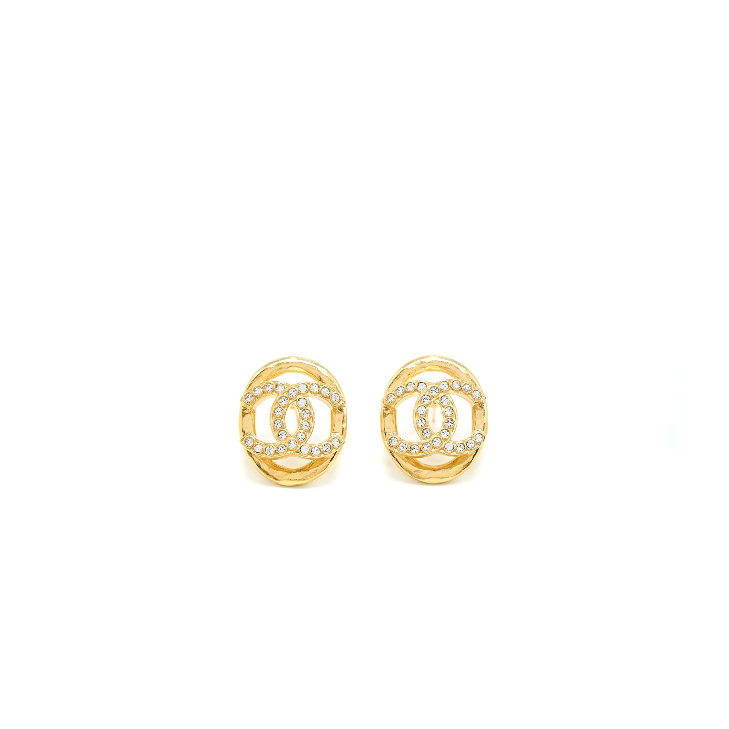 CHANEL CC LOGO EARRING WITH CRYSTAL GOLD TONE