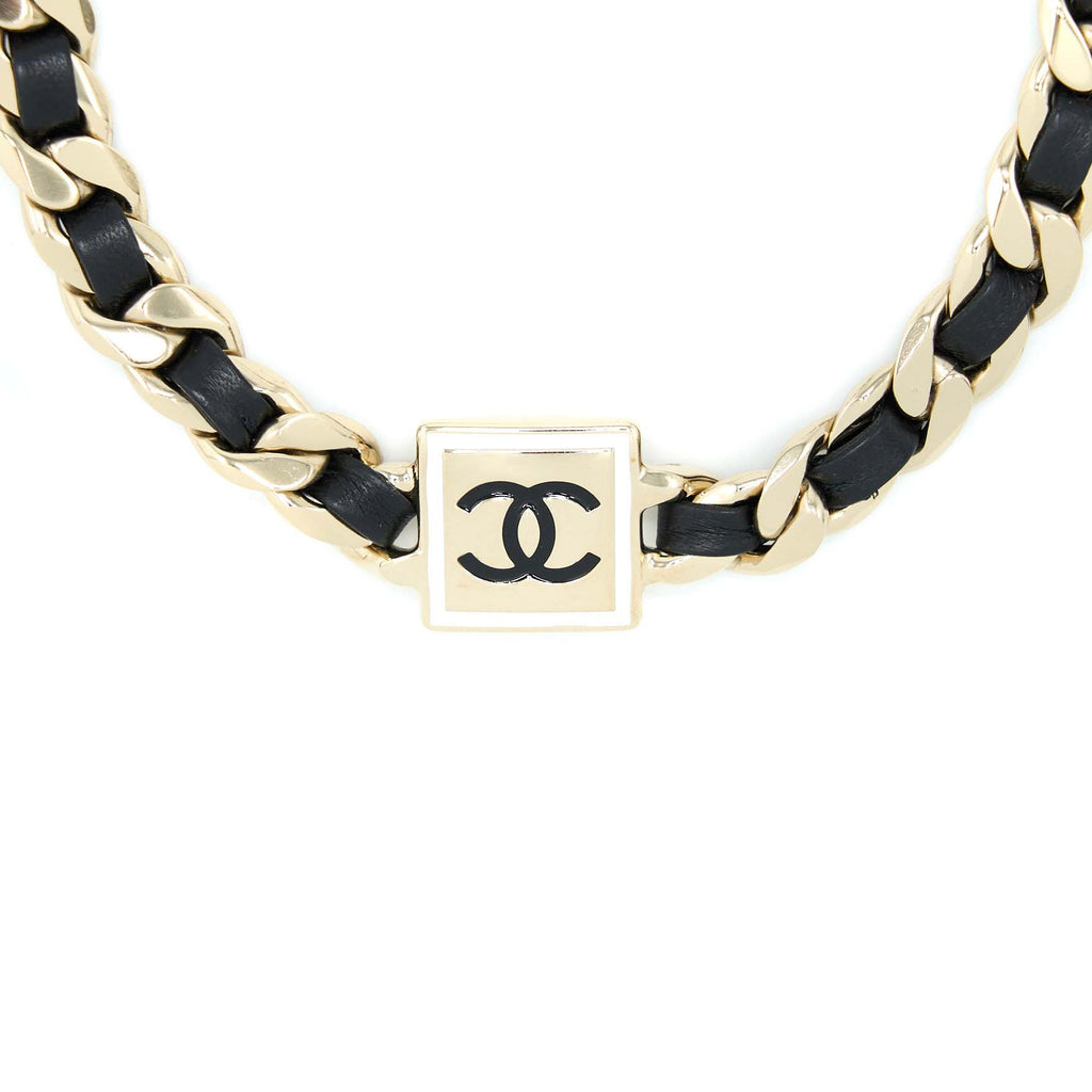 CHANEL CC LOGO CHAIN/LEATHER CHOKER LIGHT GOLD TONE/ ENAMEL
