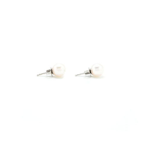 TIFFANY SIGNATURE PEARLS EARRINGS AKOYA CULTURED PEARLS IN 18K WHITE GOLD.