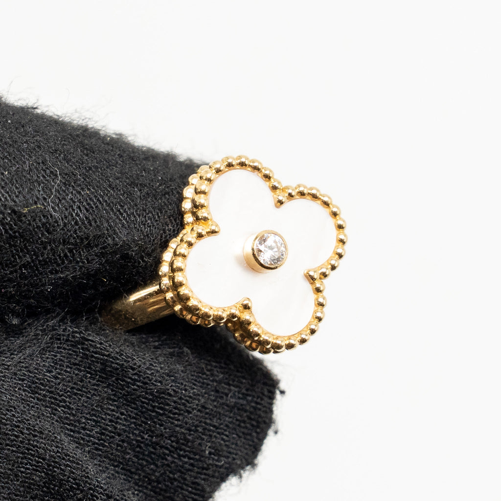 VAN CLEEF & ARPELS VINTAGE ALHAMBRA RING YELLOW GOLD, DIAMOND, MOTHER-OF-PEARL