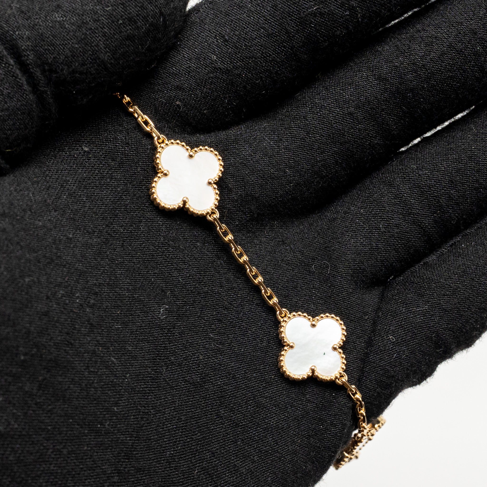 VAN CLEEF & ARPELS VINTAGE ALHAMBRA 5 MOTIF BRACELET YELLOW GOLD / WHITE MOTHER OF PEARL