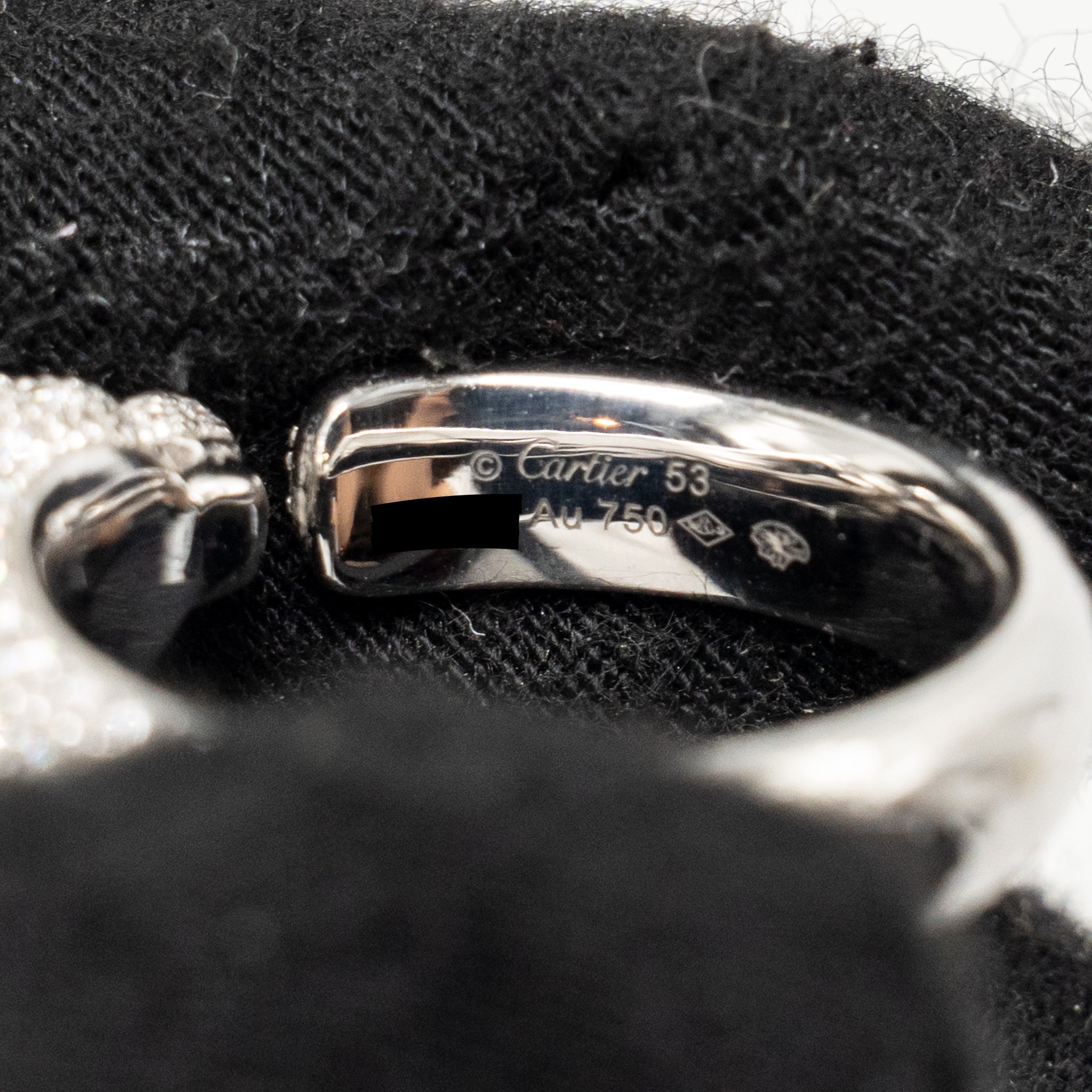CARTIER PANTHERE DE CARTIER RING PAVED EMERALDS, ONYX, WHITE GOLD WITH DIAMONDS