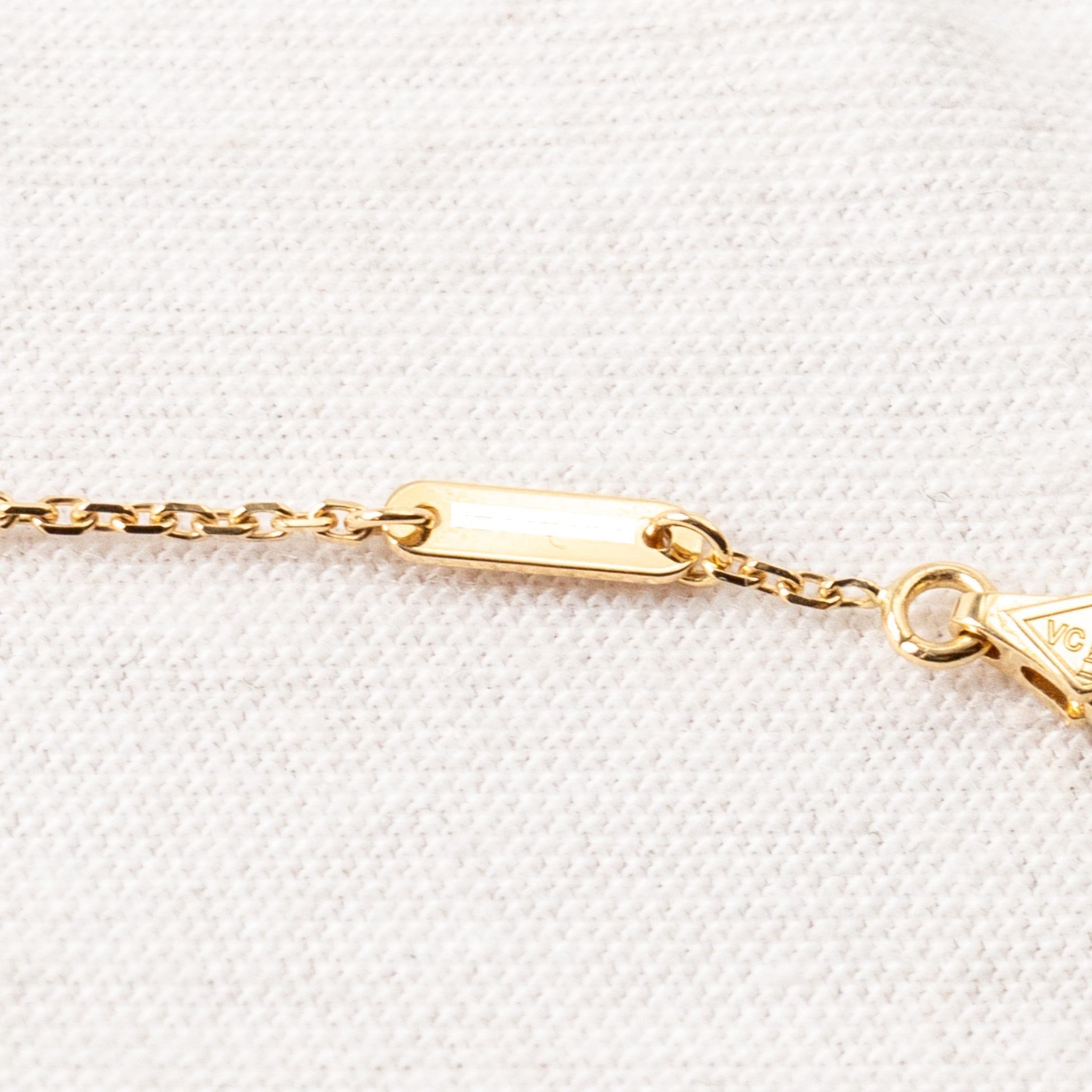 VAN CLEEF & ARPELS FRIVOLE BRACELET WITH DIAMOND YELLOW GOLD