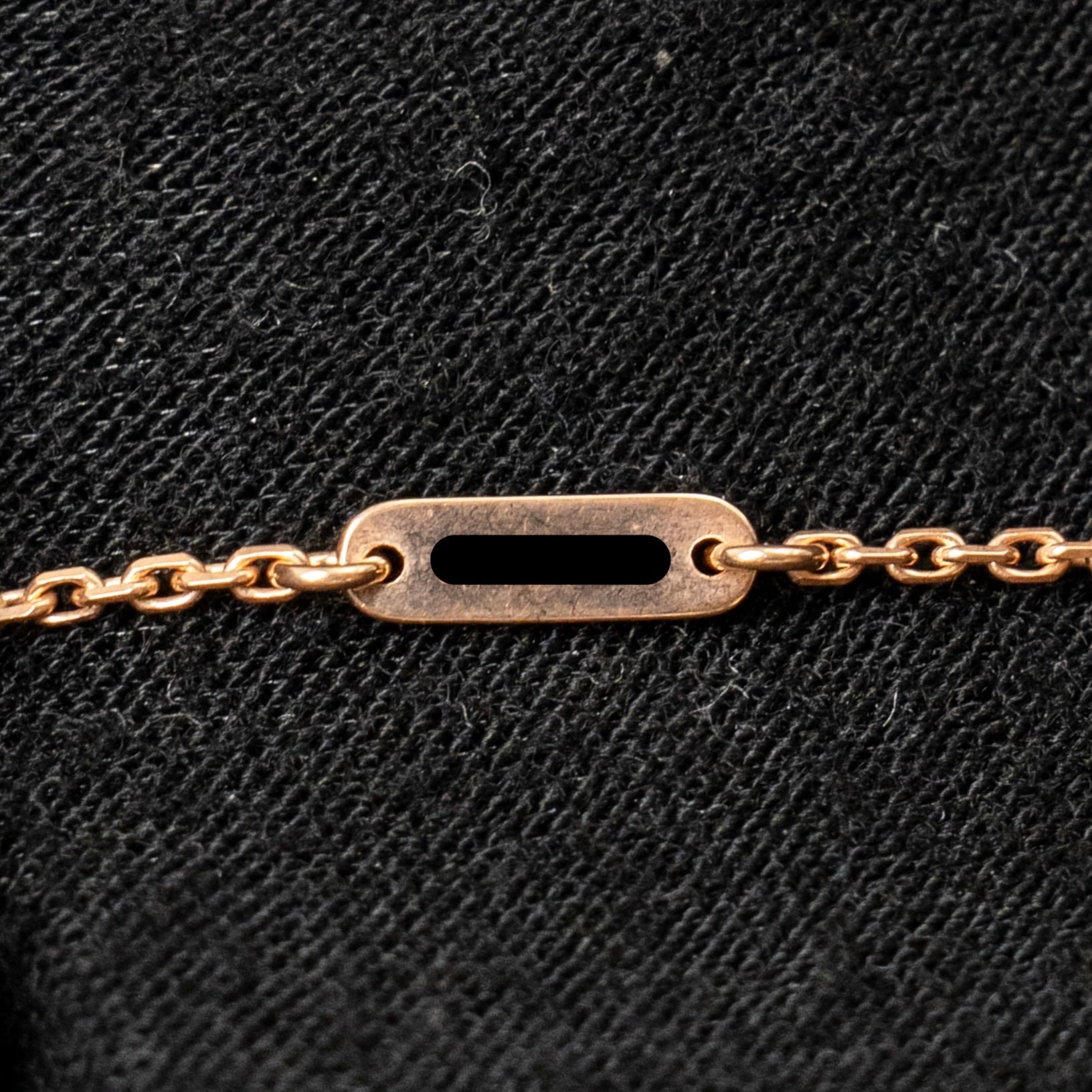 VAN CLEEF & ARPELS SWEET ALHAMBRA PENDANT ROSE GOLD, CARNELIAN
