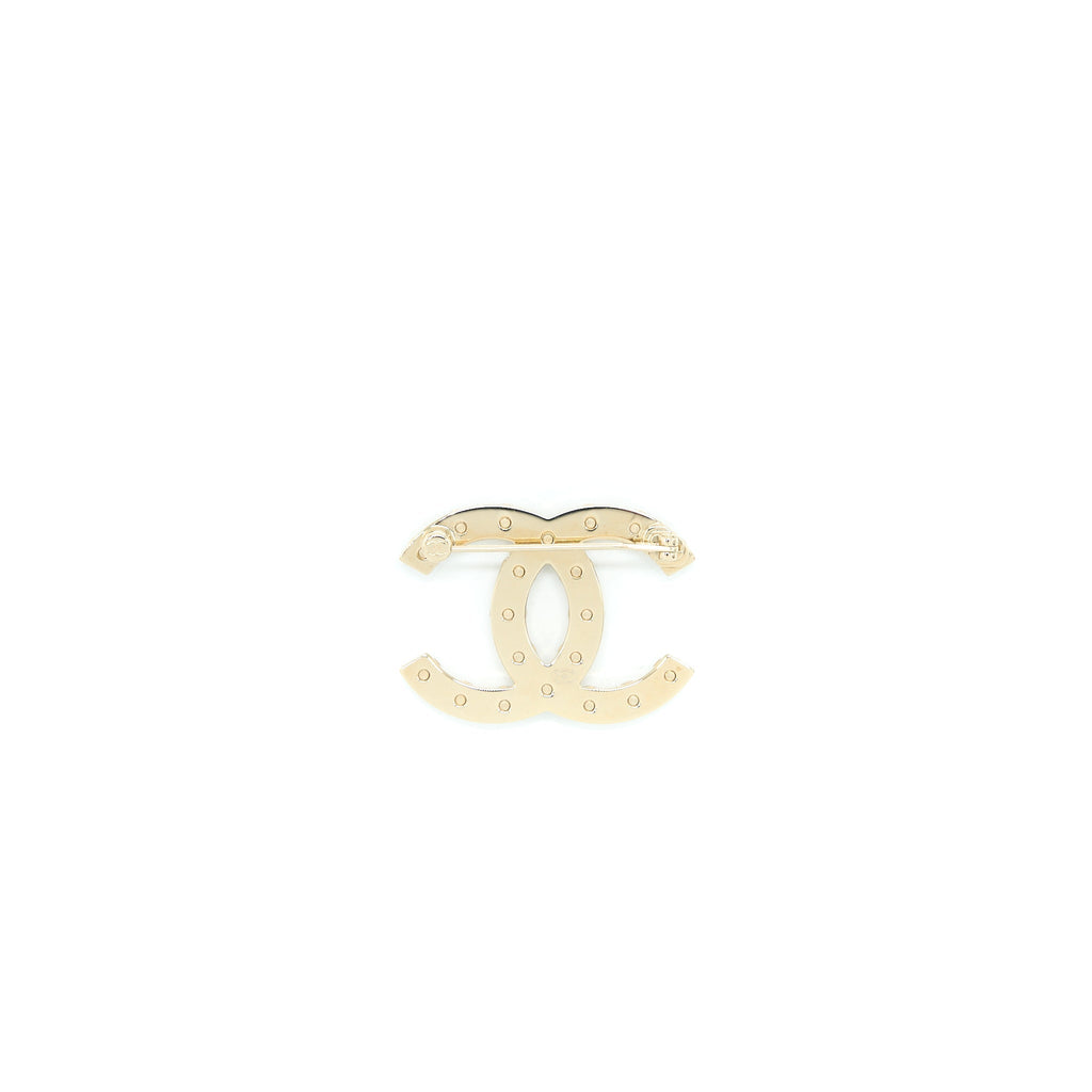 CHANEL CC LOGO WITH PEARL BROOCH LIGHT GOLD TONE