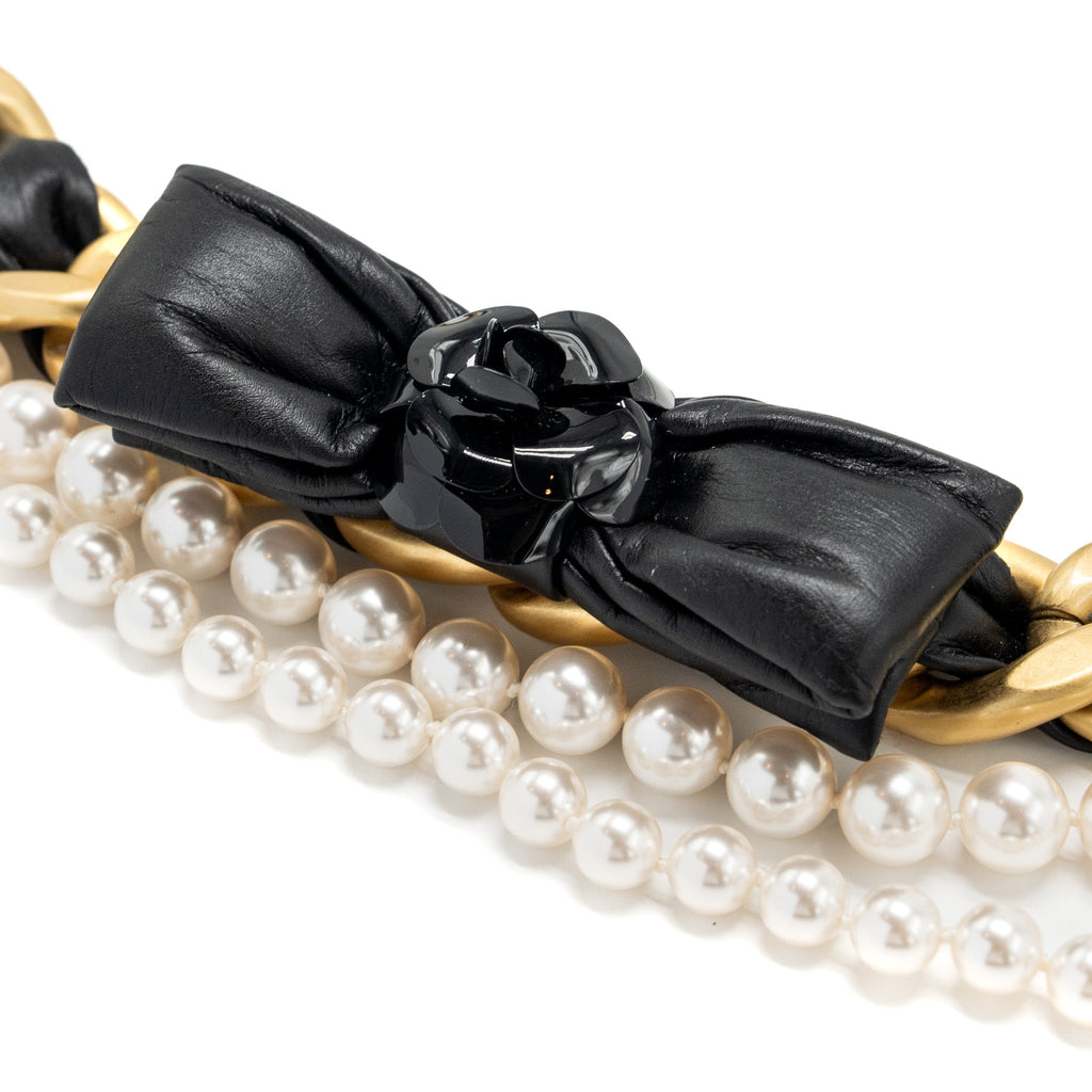 CHANEL BLACK BOW FANCY CHAIN/LEATHER BELT WITH PEARL/LEATHER GOLD TONE