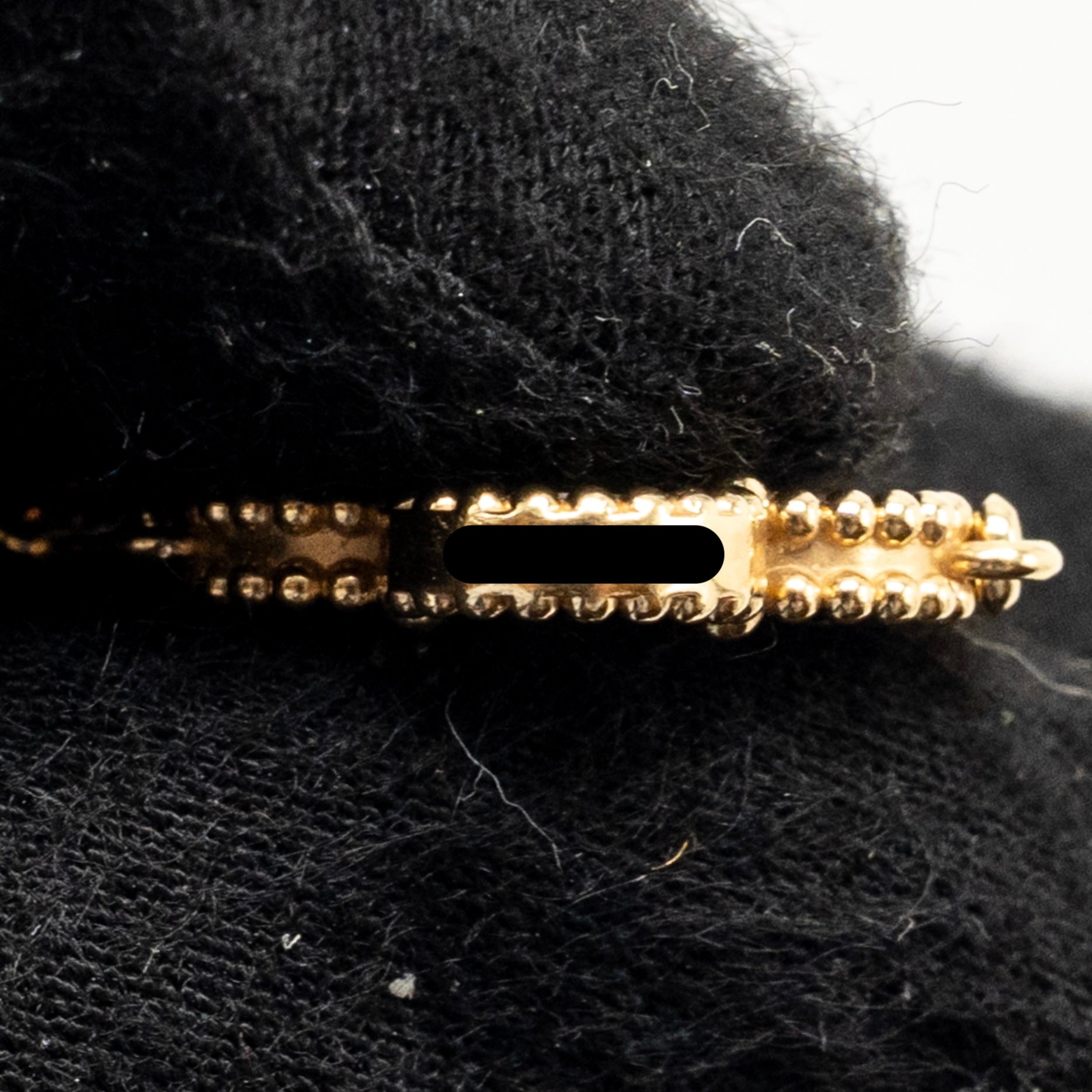 VAN CLEEF & ARPELS VINTAGE ALHAMBRA BRACELET 5 MOTIFS YELLOW GOLD, ONYX