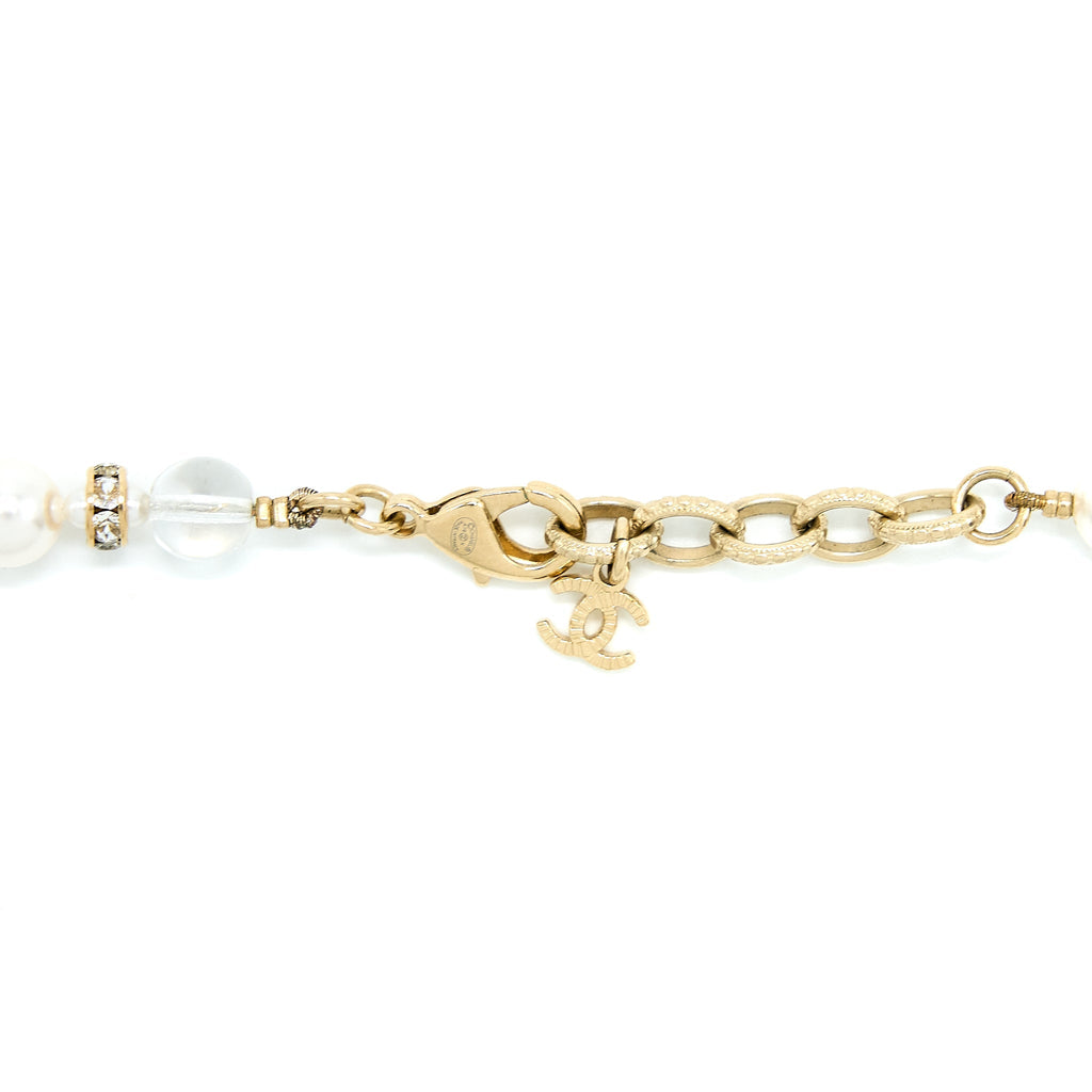 CHANEL CC LOGO NECKLACE CRYSTAL/PEARL/ARCYLIC STRASS LIGHT GOLD TONE