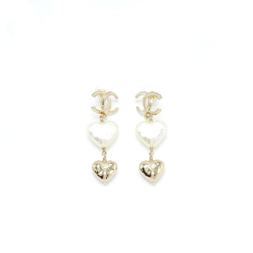 CHANEL CC LOGO AND HEART DROP EARRING
