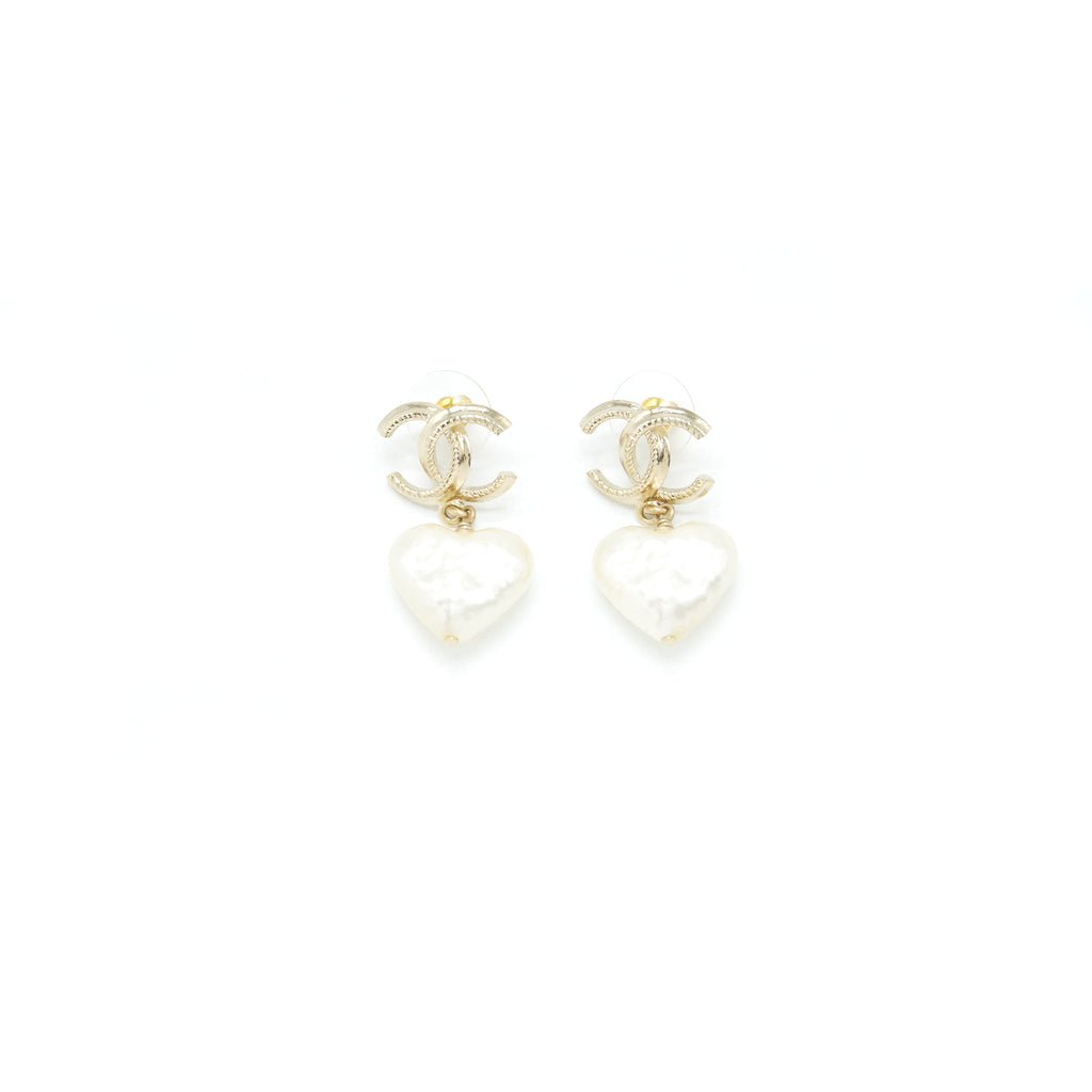 CHANEL 22C CC LOGO AND HEART DROP EARRING