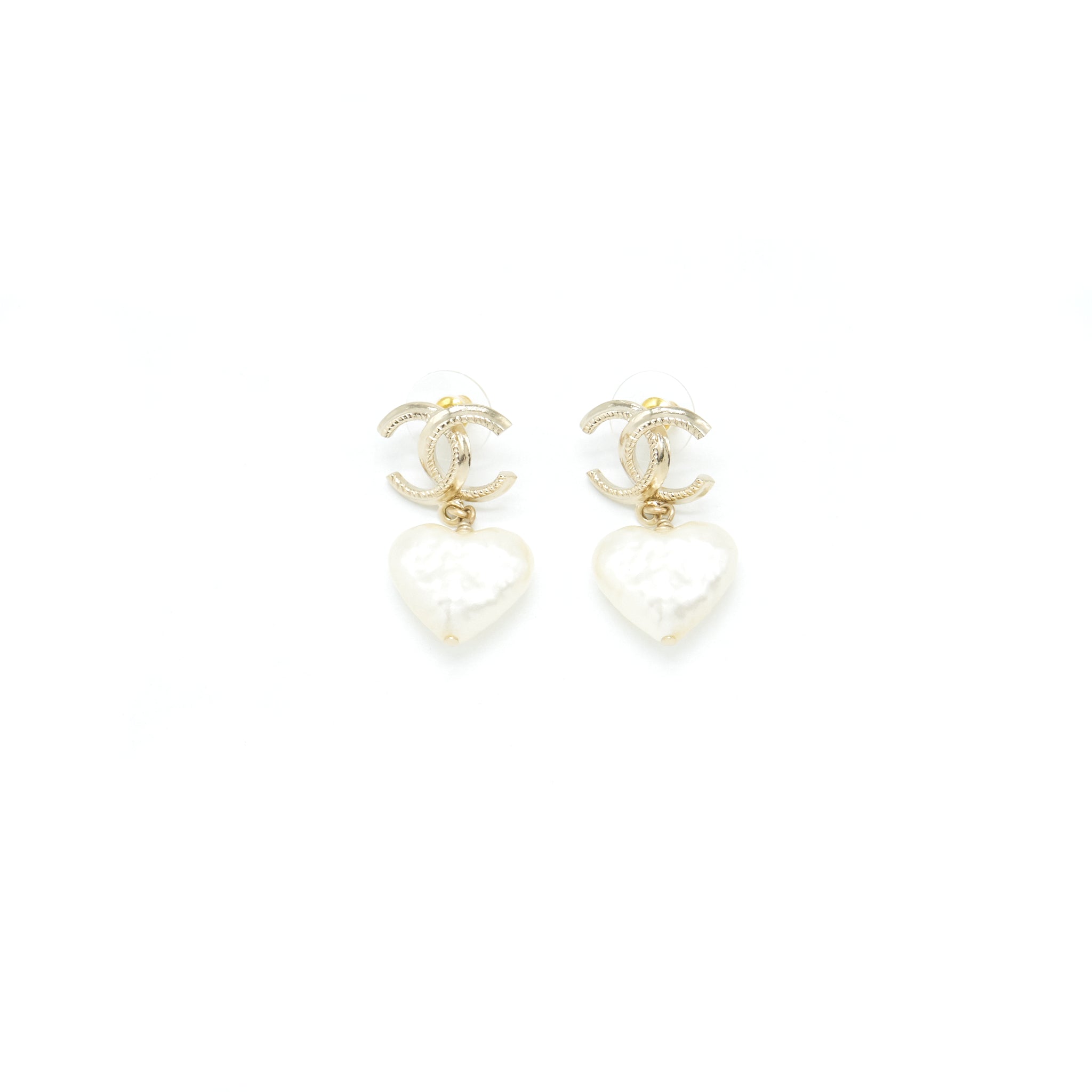 CHANEL 22C CC LOGO AND HEART DROP EARRING
