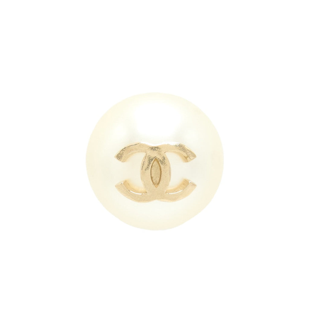 CHANEL GIANT PEARL WITH CC LOGO EARRING LGHW