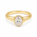 EZLIER OVAL BEZEL SIGNET RING — GOLD