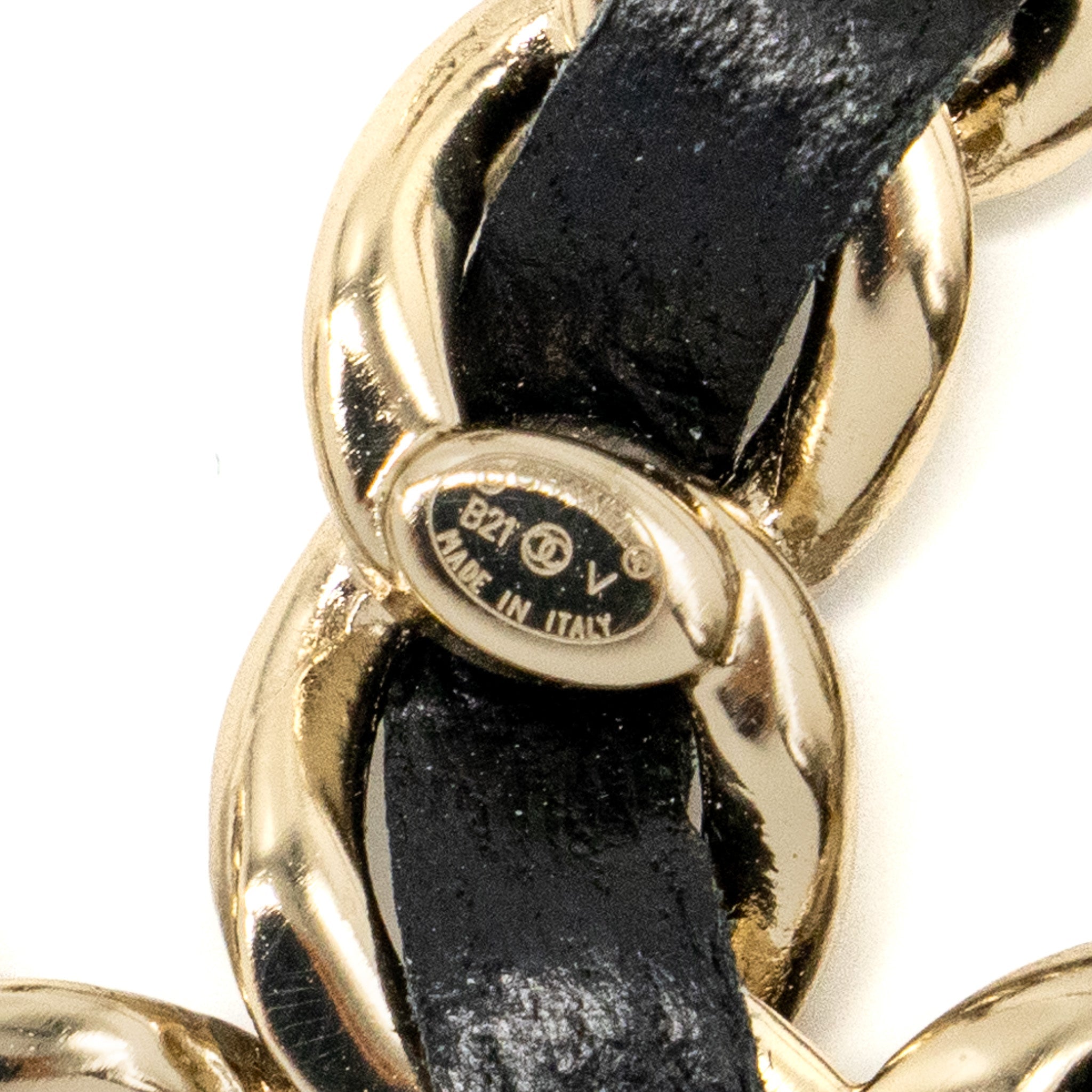 CHANEL CC LOGO LEATHER CHAIN BROOCH LGHW