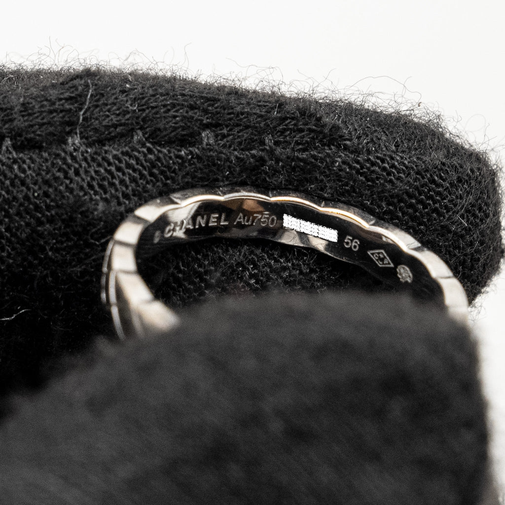 CHANEL COCO CRUSH RING, MINI VERSION QUILTED MOTIF WHITE GOLD