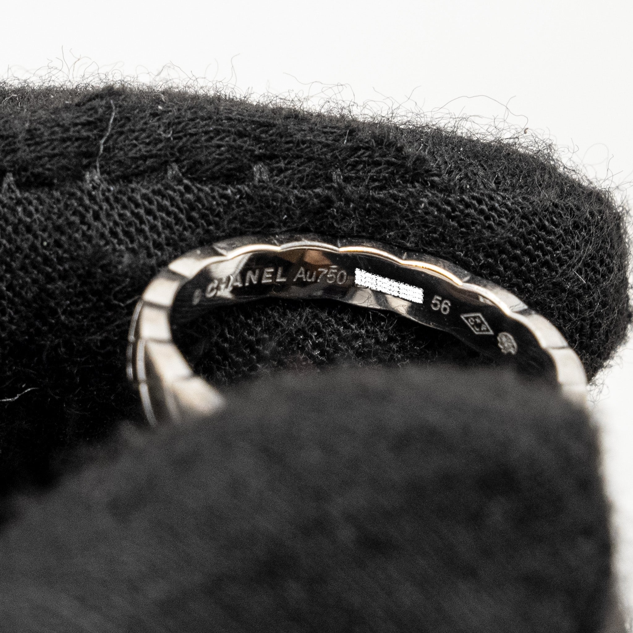 CHANEL COCO CRUSH RING, MINI VERSION QUILTED MOTIF WHITE GOLD